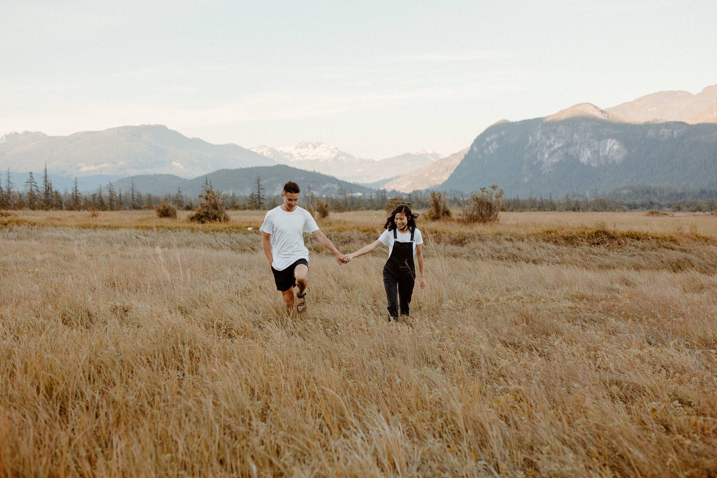 vancouver elopement photographer squamish spit adventurous couple session