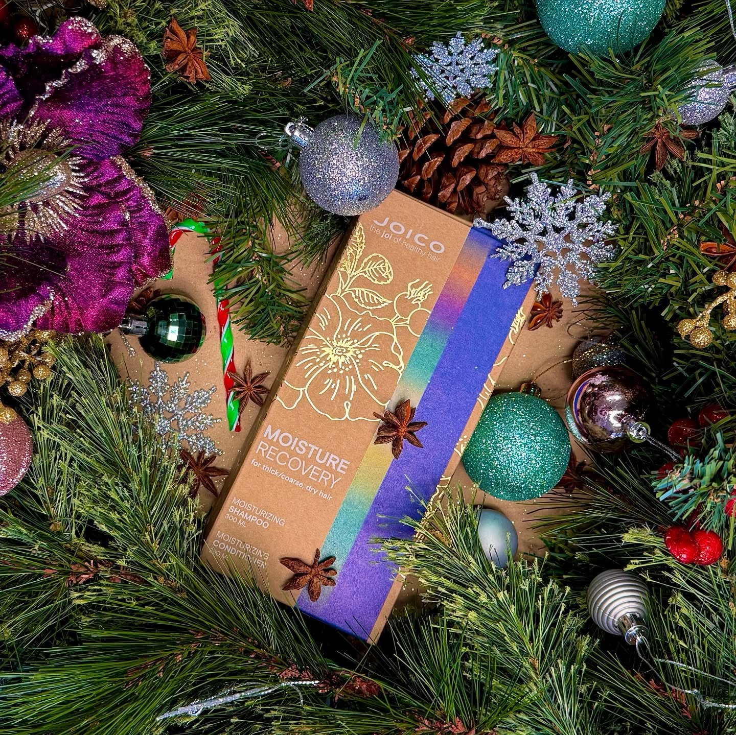 Give the gift of healthy hair this Christmas&hellip;.or better still&hellip;gift yourself! Your hair deserves it 😉🎄🎁
#christmashair #christmaspresent #bristolhairdresser #bedminsterhairdresser #christmasgiftidea #shampoo #conditioner