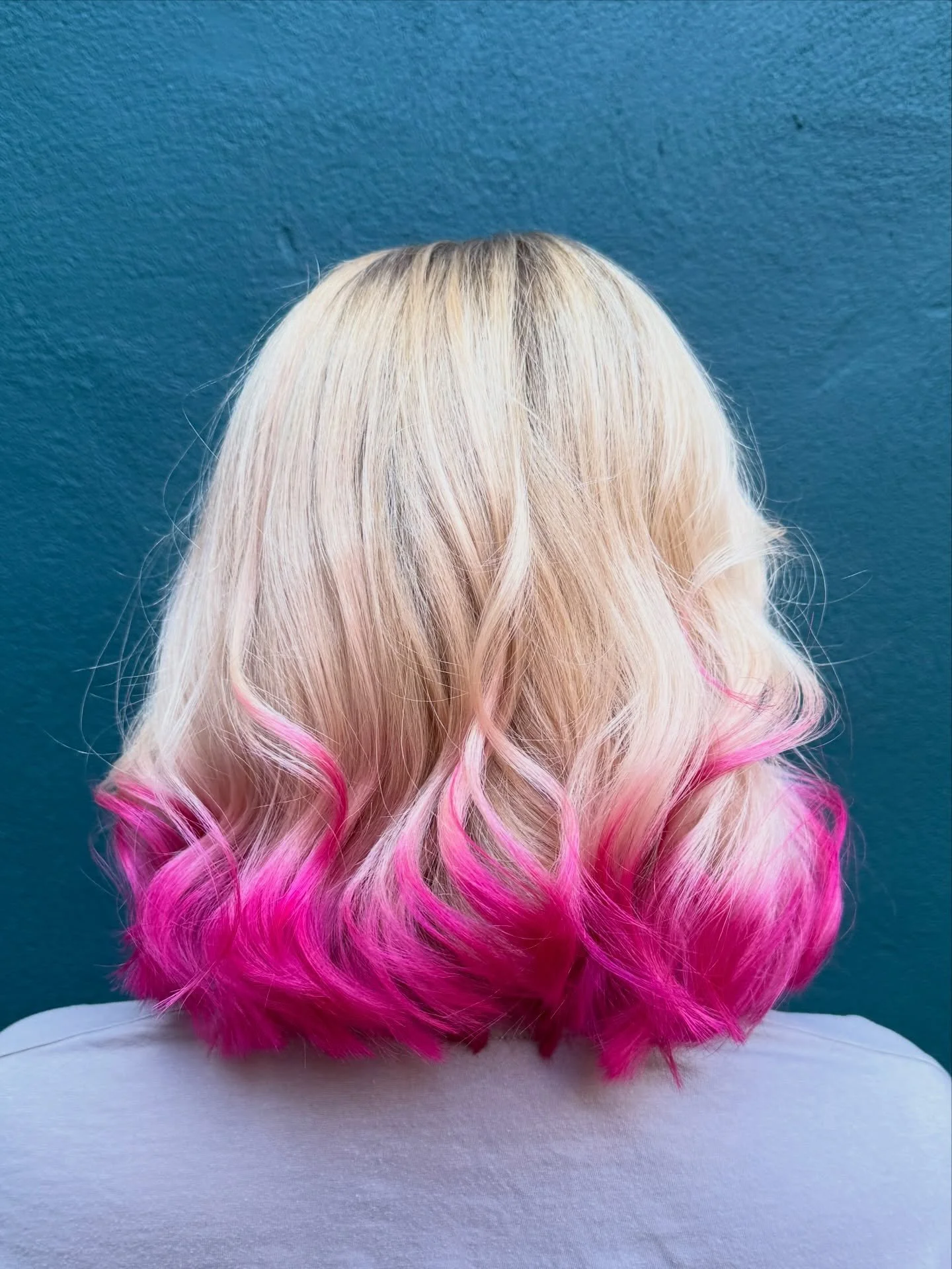 Just the tip&hellip;.🌷 Mike has had a very PINK week this week and we L O V E it 😉
#pinkhair #pinktips💕 #jamesbhair #bedminstersalon #bristolstylist