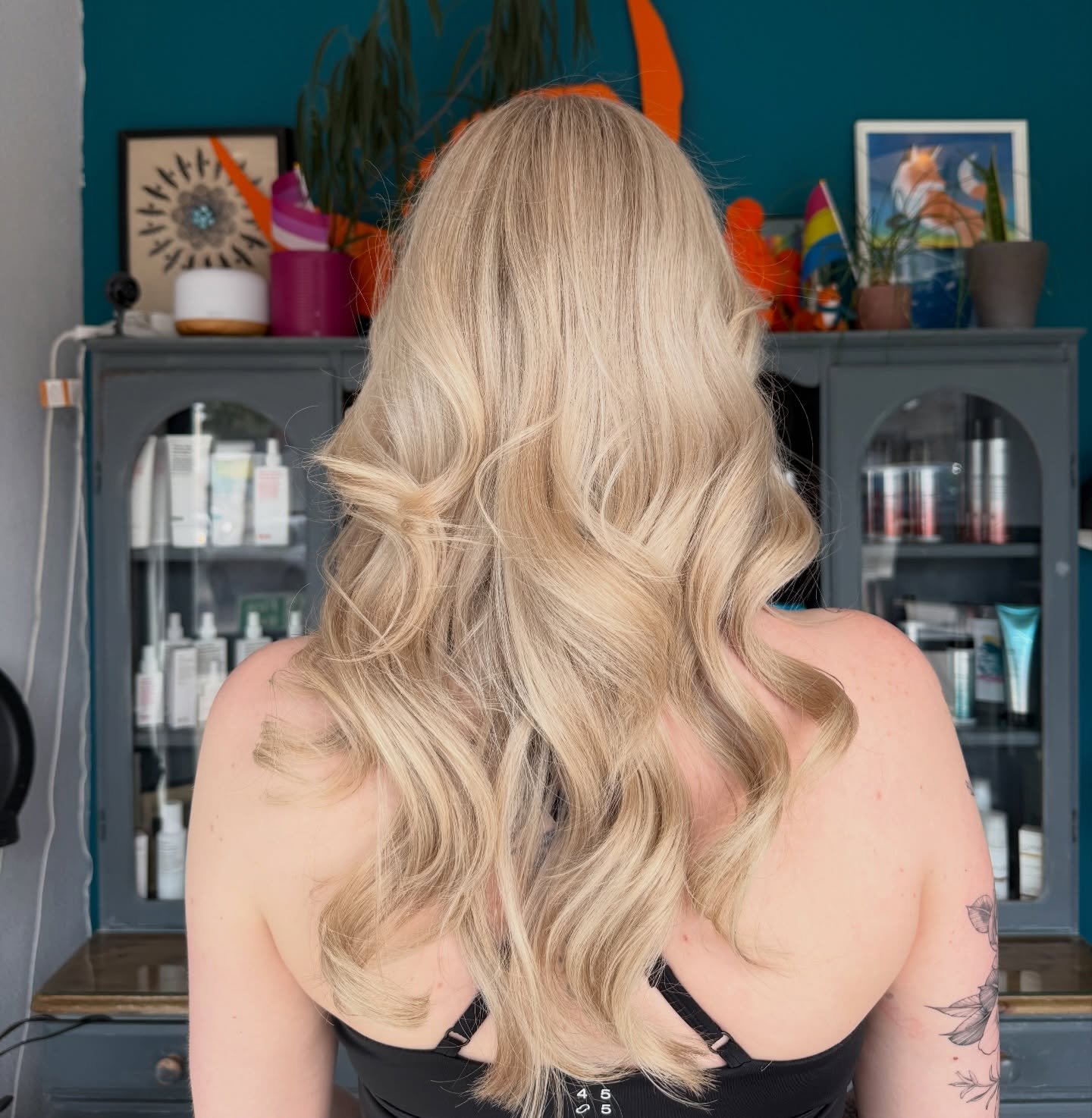 A FULL head of baby lights by Mike has us OBSESSED 🤩 👑 
#babylightshair #fullheadfoil #blondehairbristol #bristolsalon #bedminsterstylist
