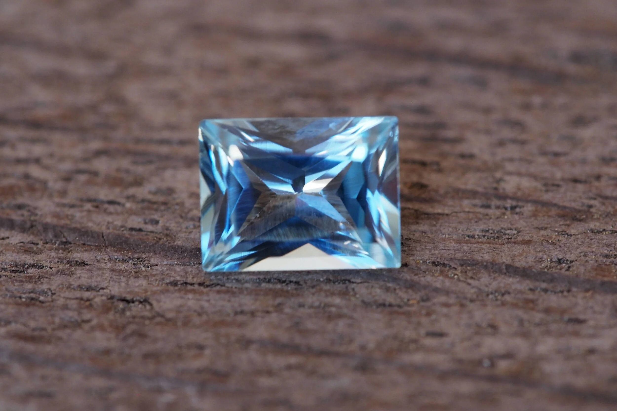 28 Topazes Bleues Baguette - 6,50 Carats - Dimensions 4,8-5mm X 2,3-2,6mm - Neuf Avec étiquettes