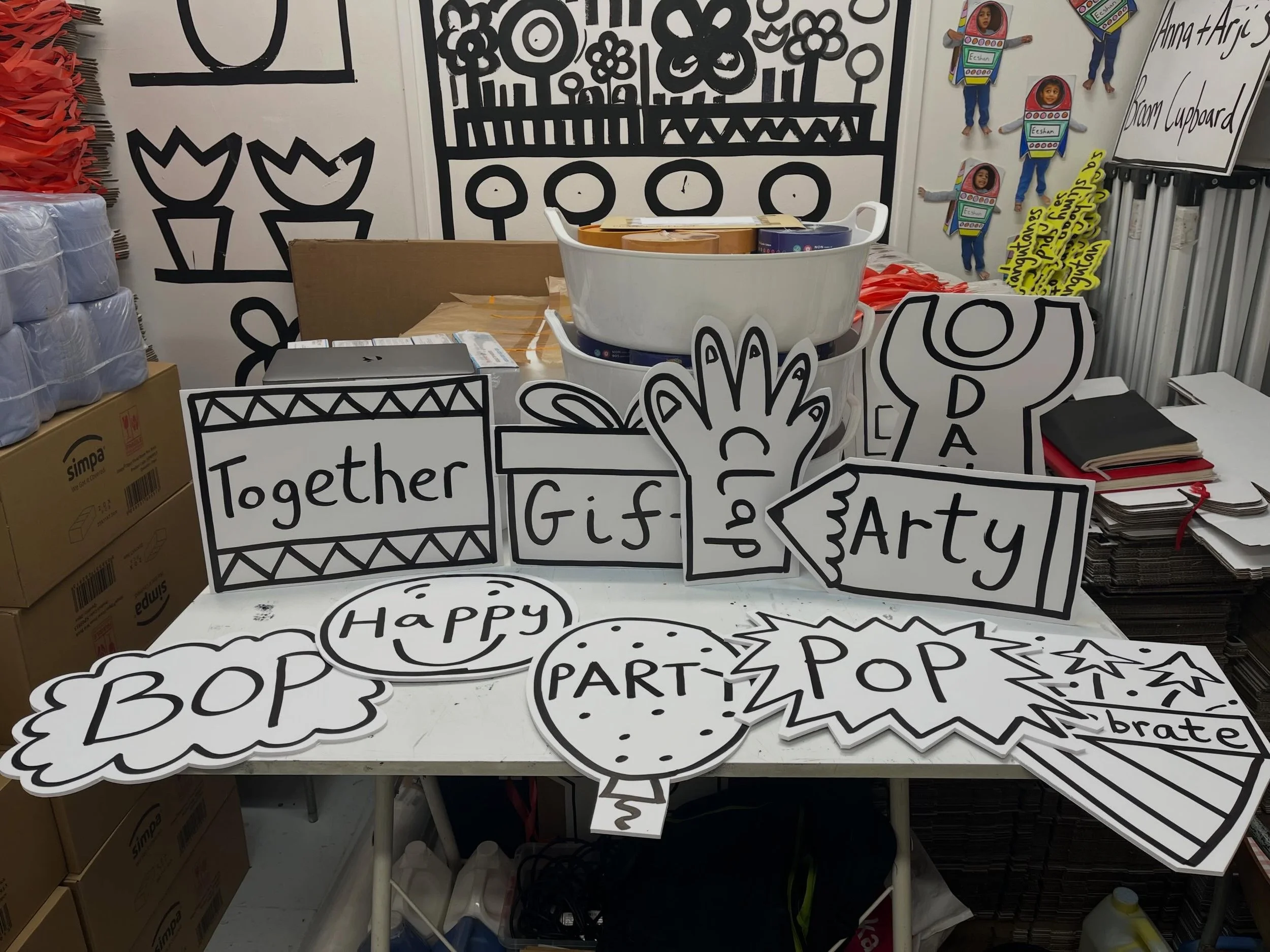 I&rsquo;m making super fun signs for @greatormondst for their family festival coming soon. Can&rsquo;t wait to see these in the hospital parade #artinhospital #familyarts #inclusivelearning #illustration #handmade