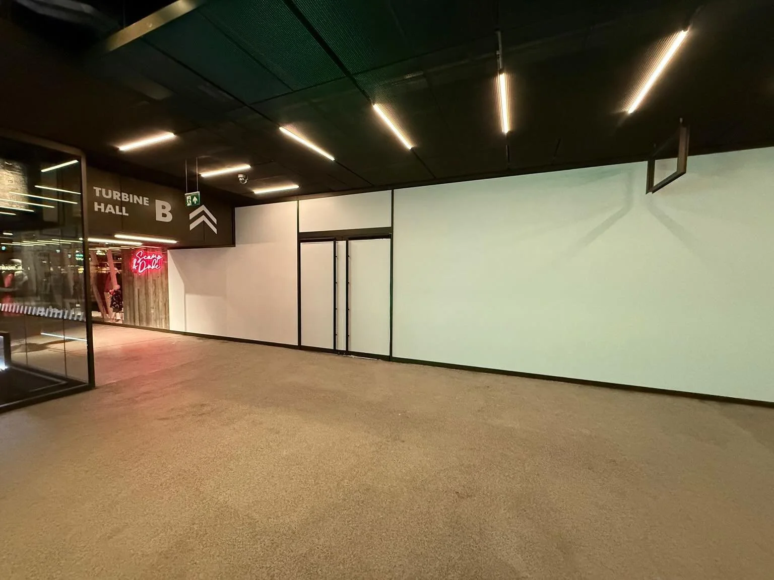 An exciting day today. I will be drawing live @batterseapwrstn the outside of the shop for our next event A Line Florist 23-31 May. I will be on site all day so come and say hi. Get buying your tickets for the event as we will be having a lot of fun 