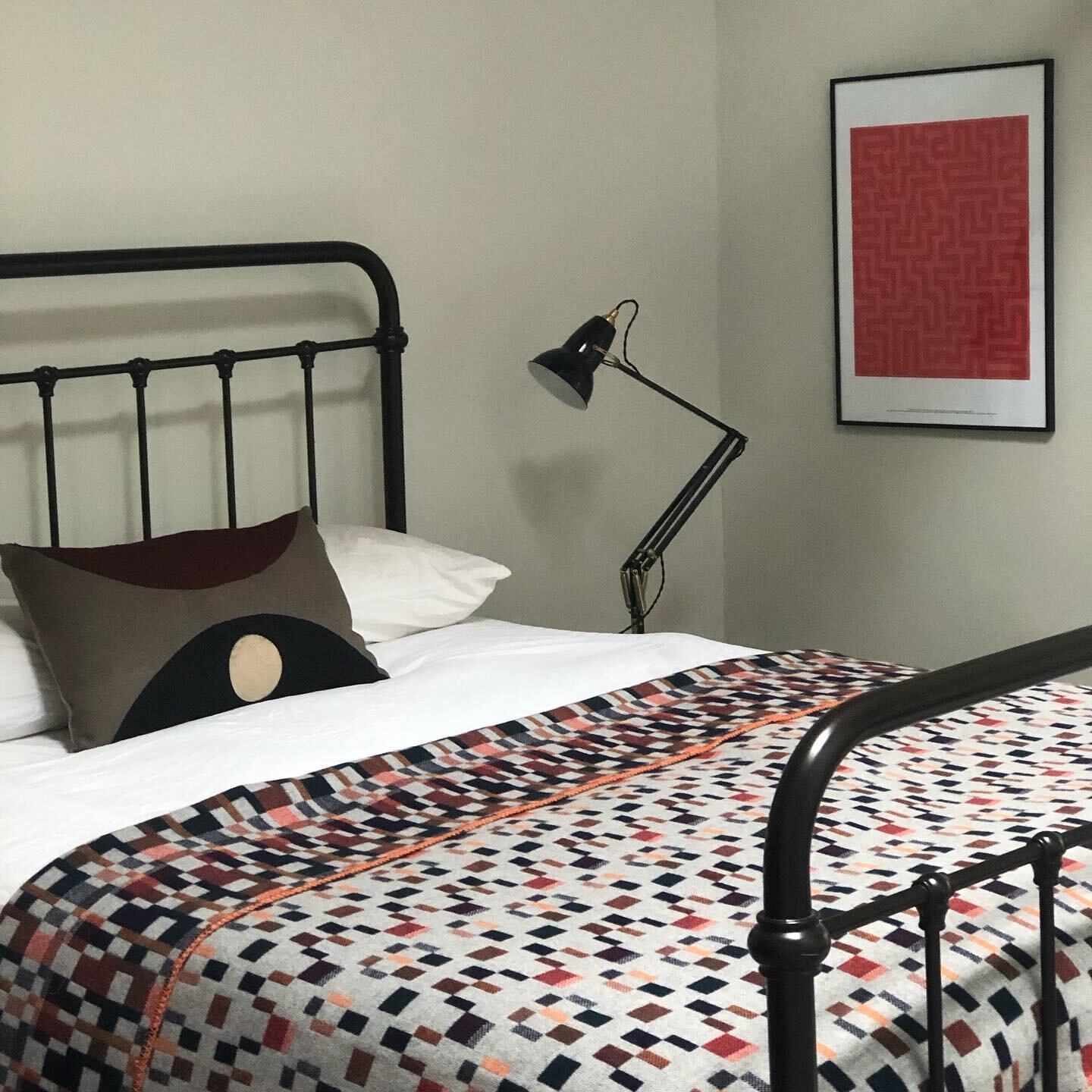 The Hernandez blanket @majeda_clarke as seen in this month&rsquo;s @countrylivinguk Modern Rustic magazine. Shown with @maraveratribe cushion @anglepoise lamp all set off by the fabulous Anni Albers print #annialbers #modernistdesign #modernrustic #m