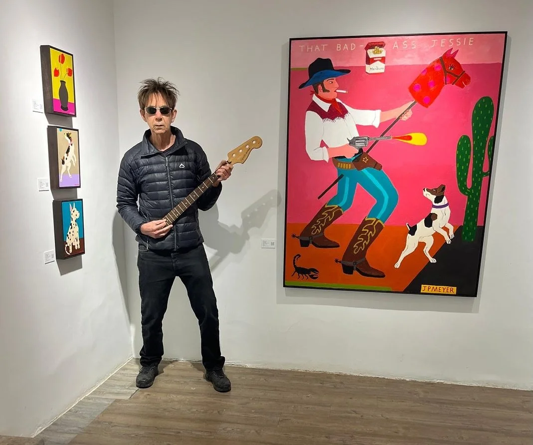Today is the fabulous day that I finally had surround sound installed in my gallery. The amazing @stevanbuxt sourced the tech and managed the installation. When he offered to give me a Squier Fender Jazz Base neck that he sourced a button for the amp