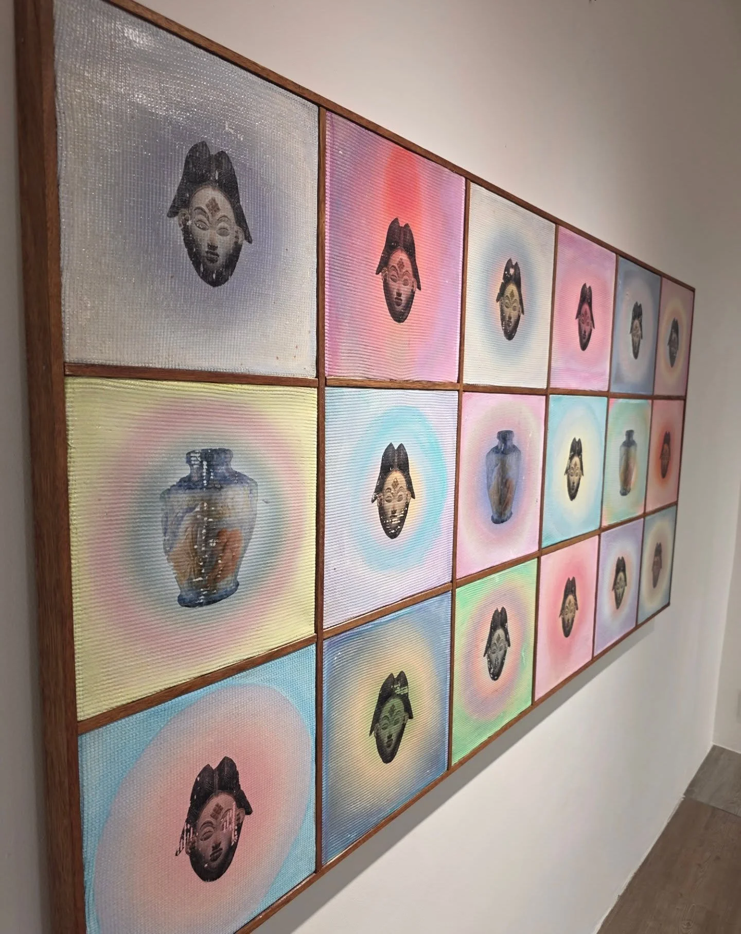 DRC-born, Cape Town based Tusevo Landu is one of the WORLDART10 competition winners, and this work offers a glimpse why.

A grid of acrylic and mixed media on shade cloth, where memory, ritual and contemporary materiality collide. 

📍 Currently on d