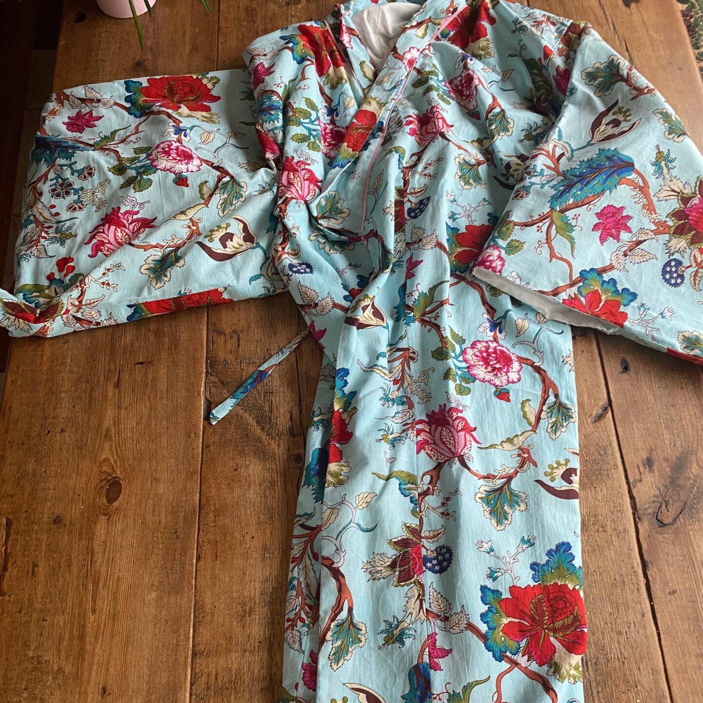 I've made a Kimono 
https://sewmescom.wordpress.com/2022/03/03/kimono-dressing-gown-loungewear-robe/