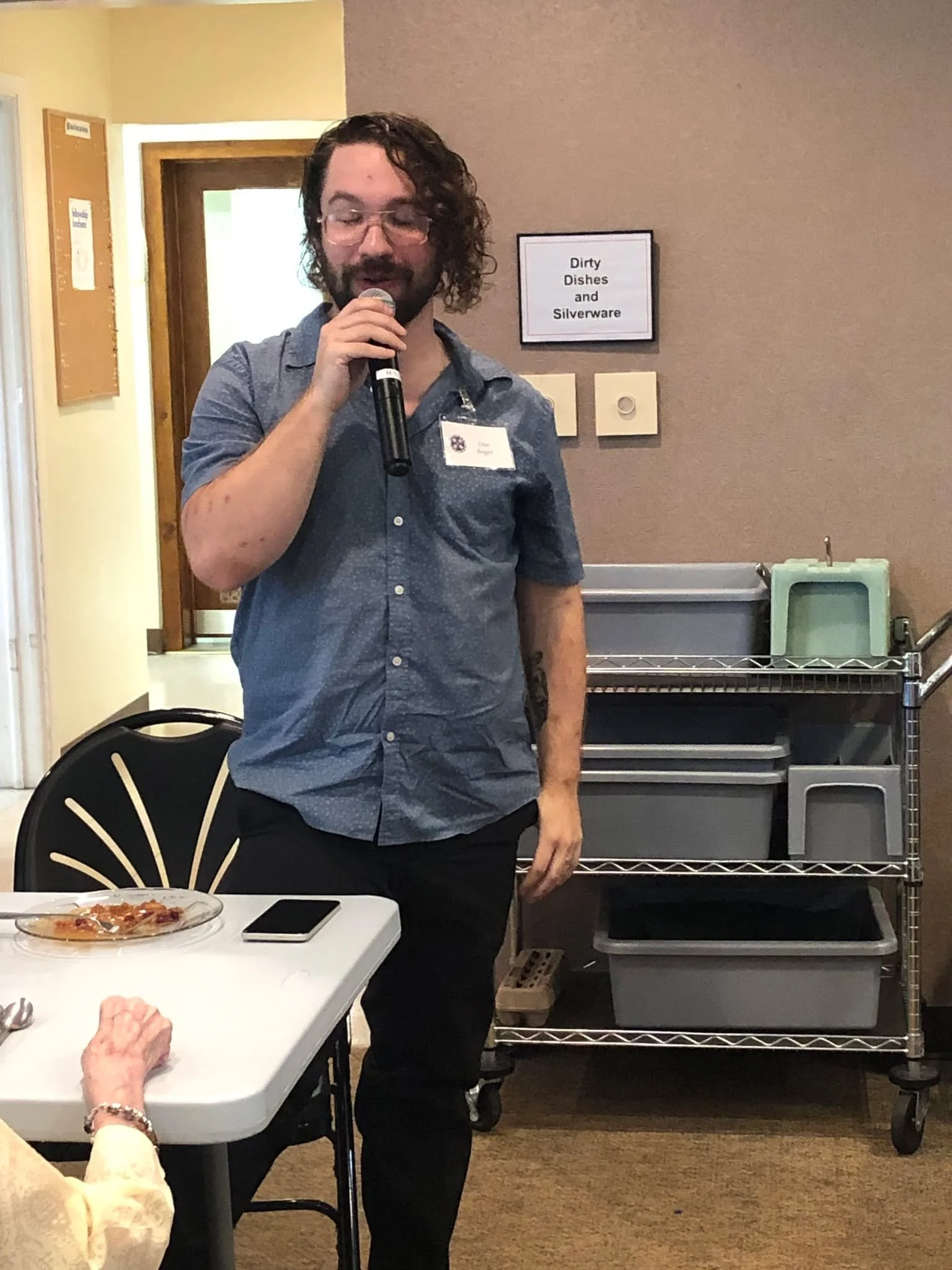Newcomers to our parish were welcomed at a potluck luncheon held during coffee hour last Sunday, June 29.
Newcomers: Rowan, Chris, Linda. Guests: granddaughters of Bill and Carolyn McBee. Corey Farris was honored on his retirement from WVU. Photos b