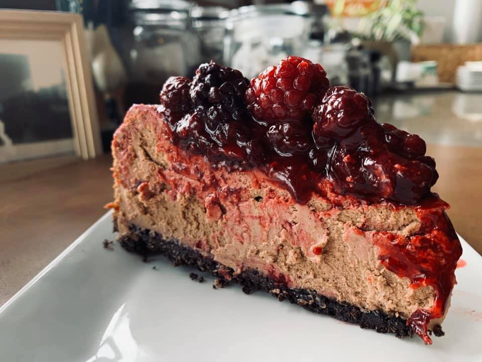  Chocolate raspberry cheesecake 