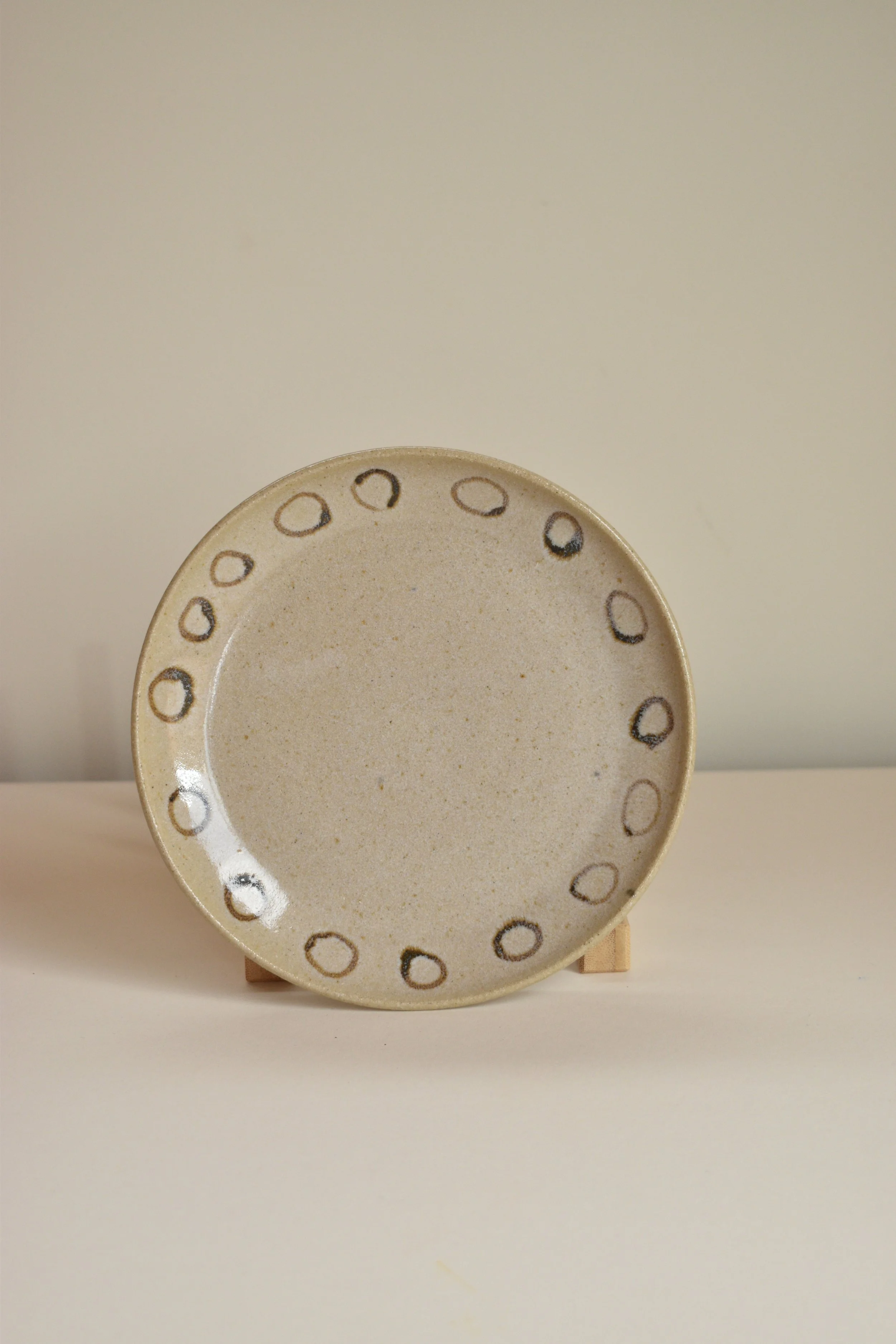 24 - Side plate - Ecru slip