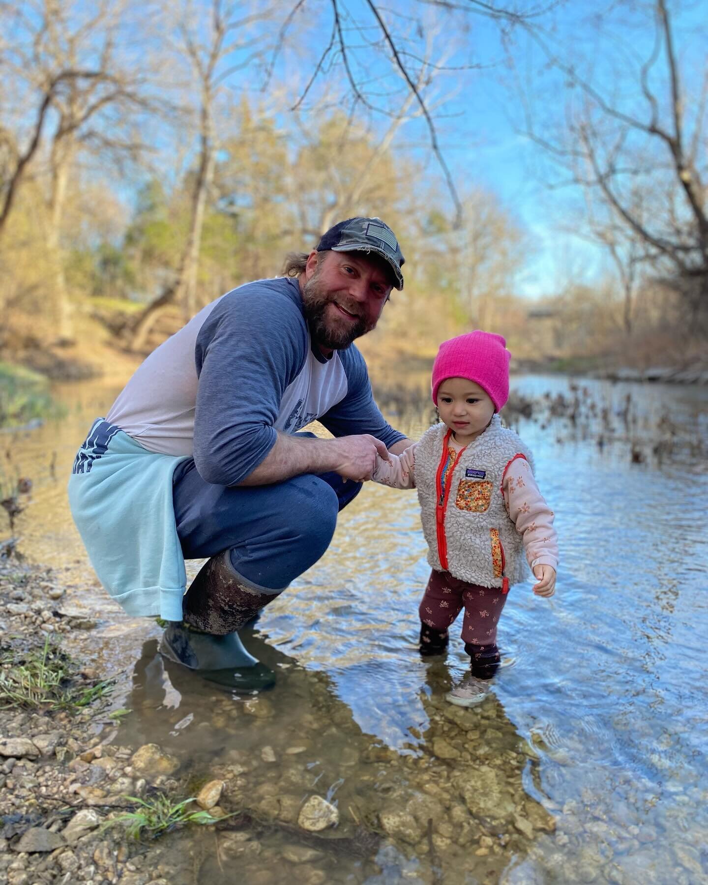 A day in nature with the family, just what the soul needed ☀️🐶❤️

What are you doing to recharge the batteries? 

#valuebasedliving #soulalive #simplepleasures #naturelovers #getoutside