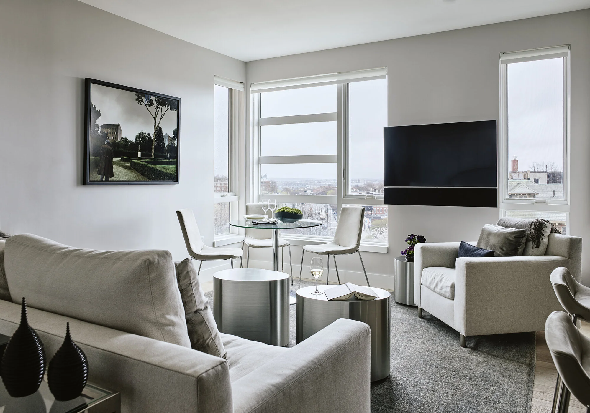 1DianeMurphyInteriors_CommBrighton_LivingAngle.jpg