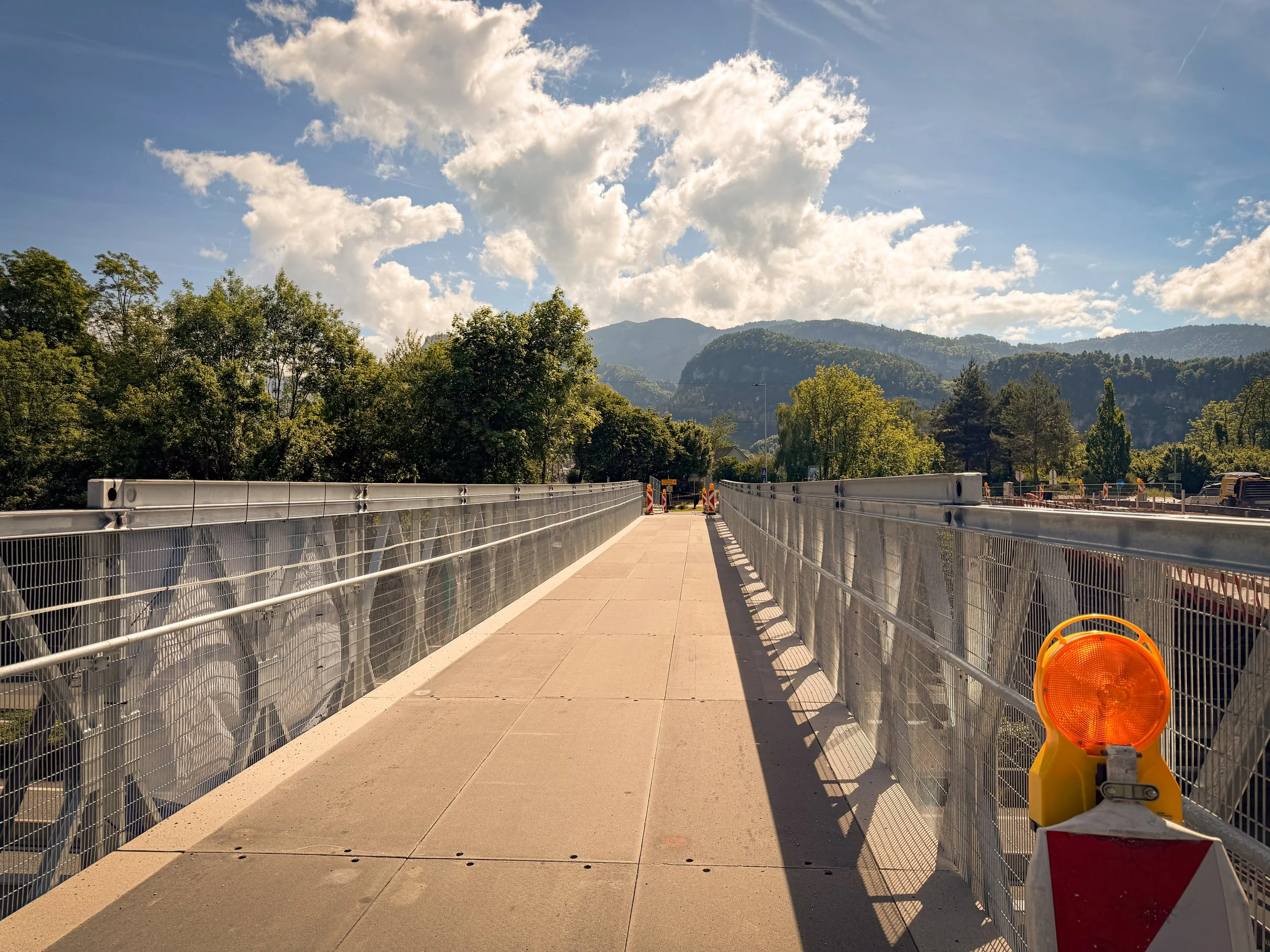 42m lange Behelfsbrücke für Fußgänger und Radfahrer in Götzis-Koblach, Österreich