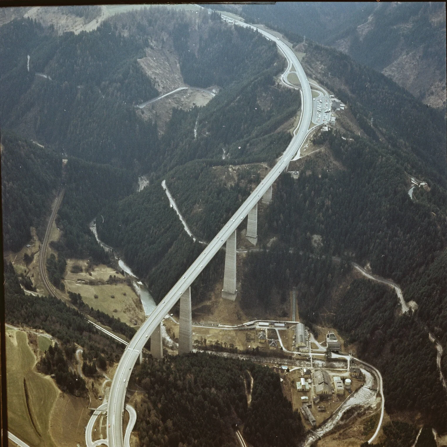 Europa Bridge
