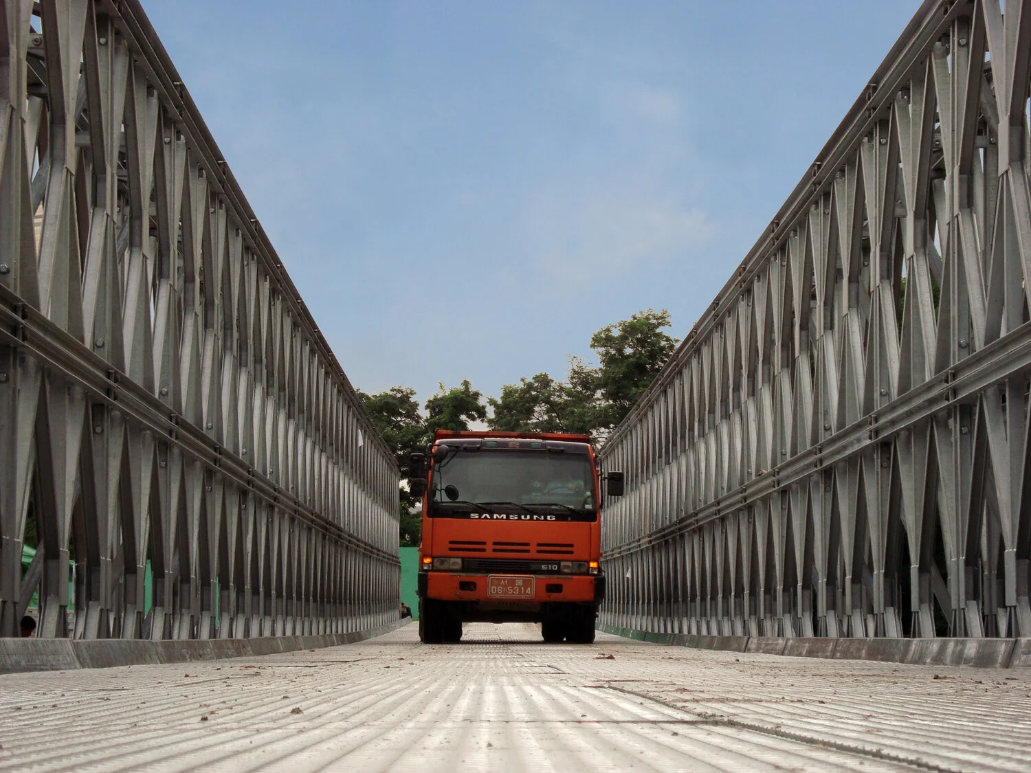 Emergency panel bridge for Seoul — Waagner Biro Bridge Systems