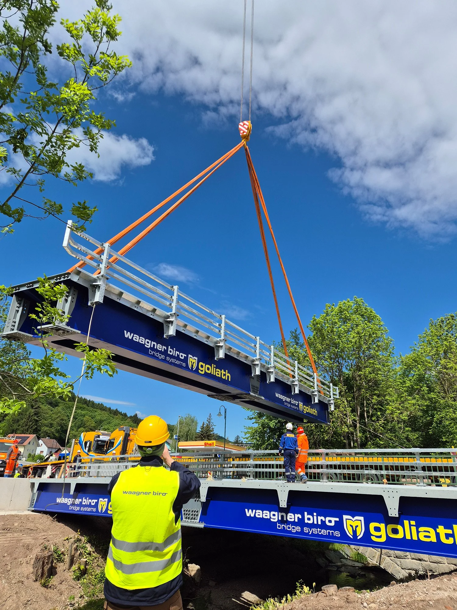 Einhub der Goliath Trägerbrücke am Standort Heiligenkreuz