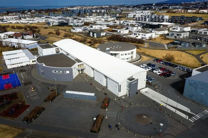 Hofsstaðaskóli loftm. (131020).jpg