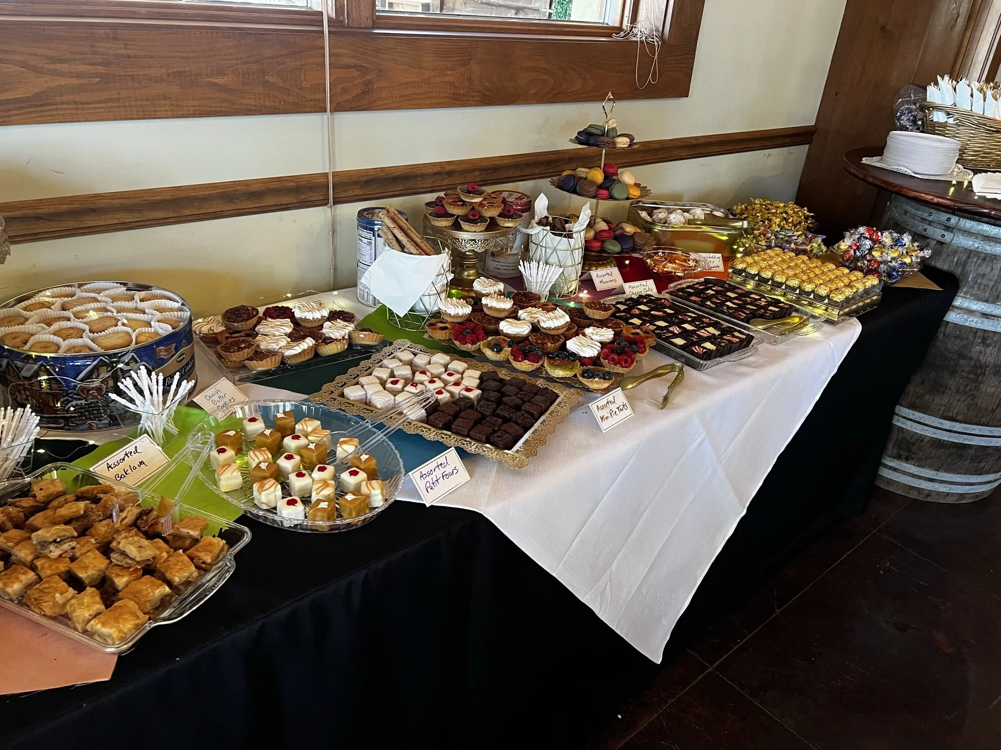 dessert table.JPEG