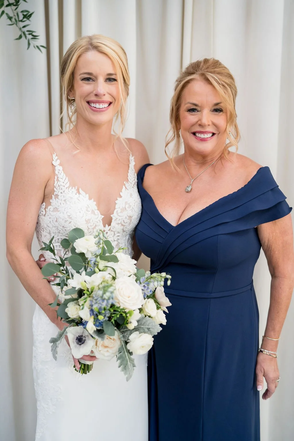 Professional makeup artist for mom Illinois glam