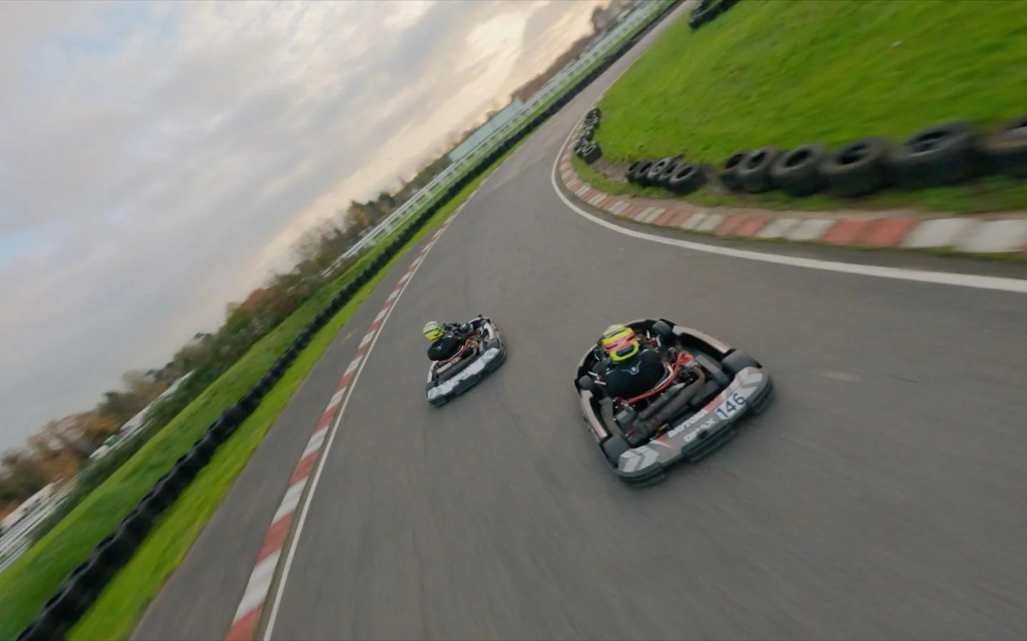 All the fun on this quick turnaround film for @mclaren @google 

It was the first time the new McLaren F1 line up of @landonorris @oscarpiastri have raced together and they didn&rsquo;t hold back .

As ever time was super limited with the talent, but