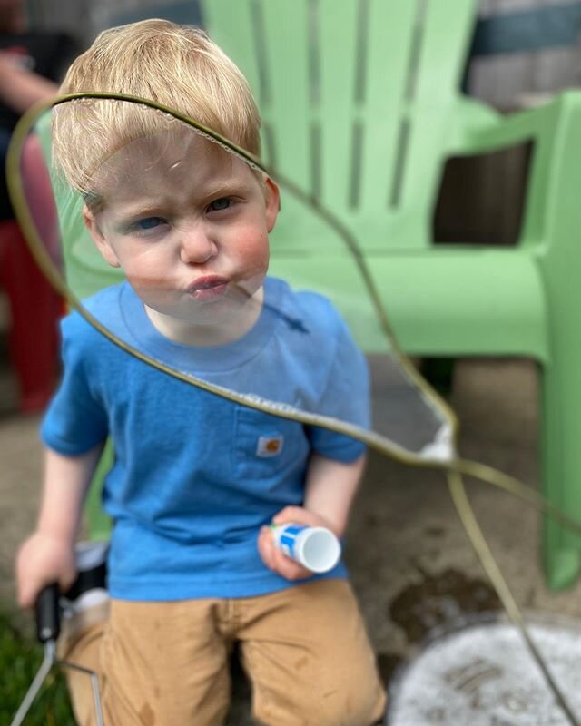 Today&rsquo;s Earth Month activity, homemade backyard bubbles. So easy, so fun and zero waste. .
.
6 cups of water, pour 1 cup of dish soap into the water and slowly stir it until the soap is mixed in. Try not to let foam or bubbles form while you st