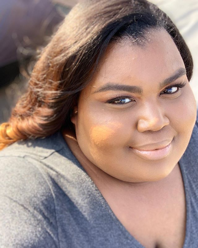 Welcome to Fall!!!! I love wearing a natural look, especially to work.

Makeup
Foundation: MAC Cosmetics - NC 50 
Eyeshadow Palette: Urban Decay - Naked Heat Palette
Concealer: Tarte - Shape Tape Contour Concealer - 53H - Deep Honey
Eyebrows: Benefit