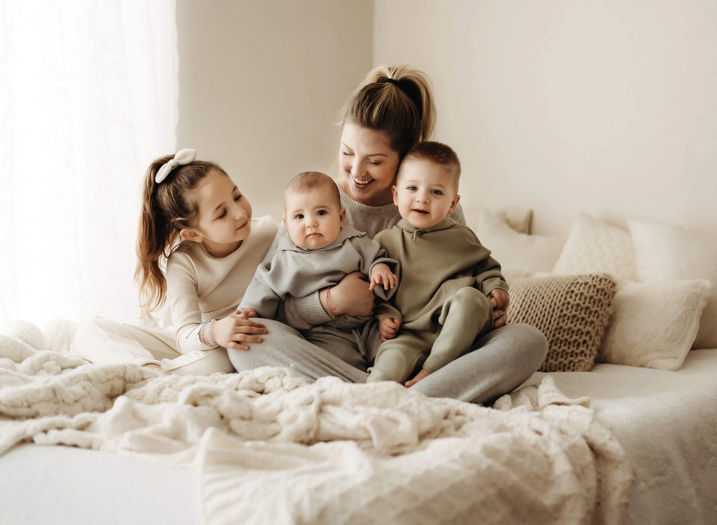 Kelsey’s Simply Momma Session {Xenia, Oh Studio Photographer}