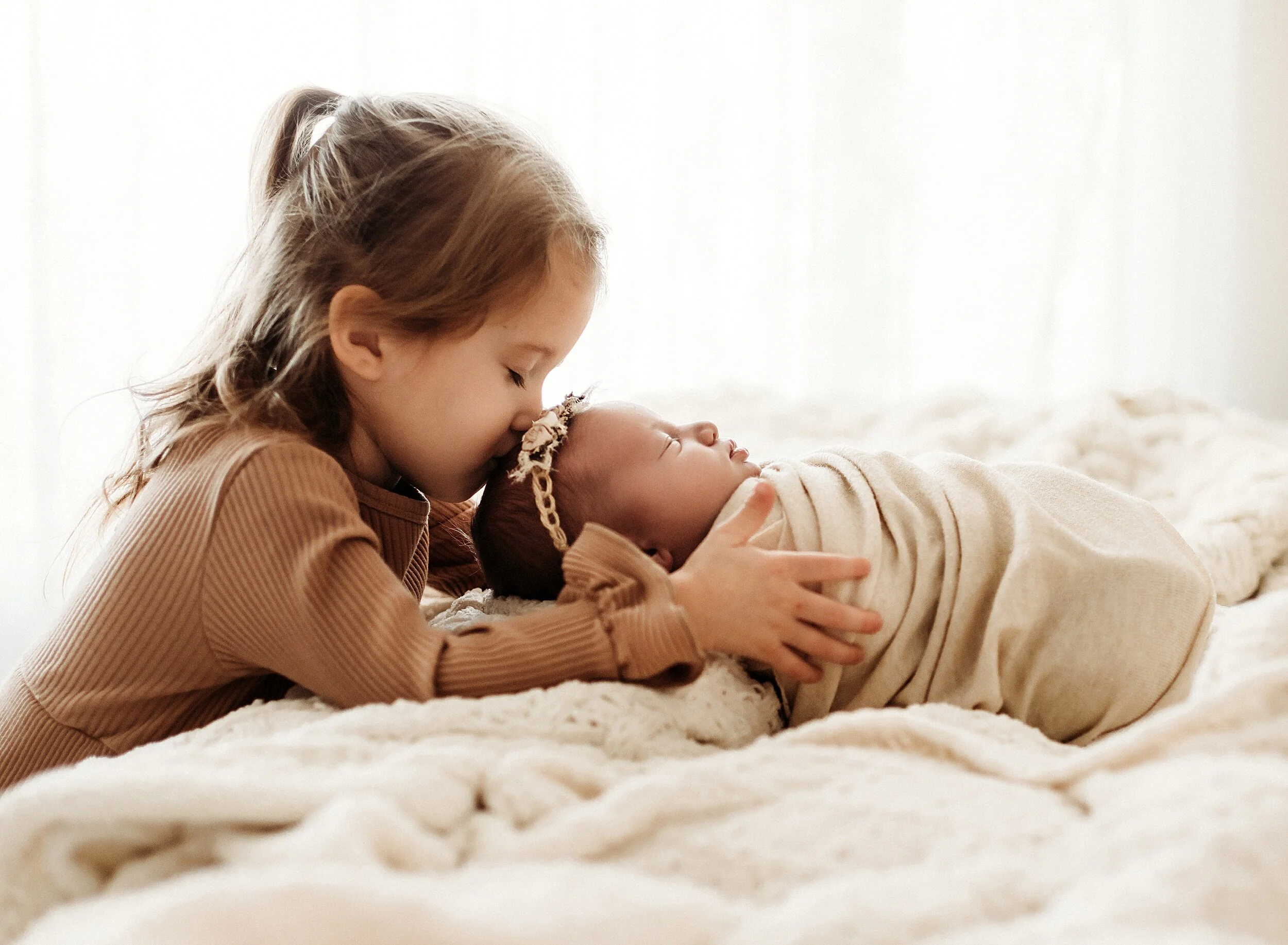And Baby Sis Makes 4 {Xenia, Oh Newborn Photographer}