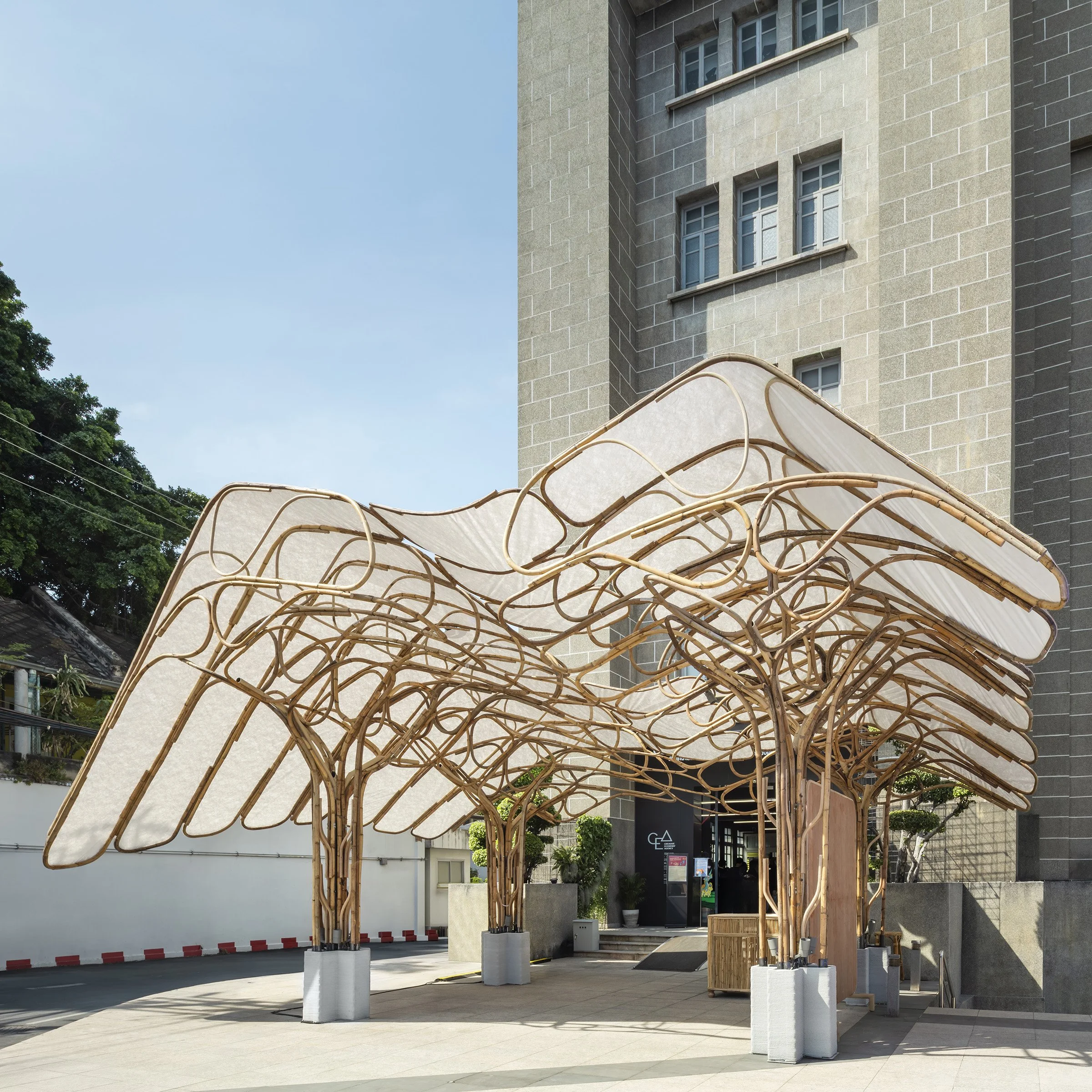 AugmentedCraft_Pavilion_02_©Sasiya_Booranamanus.JPG