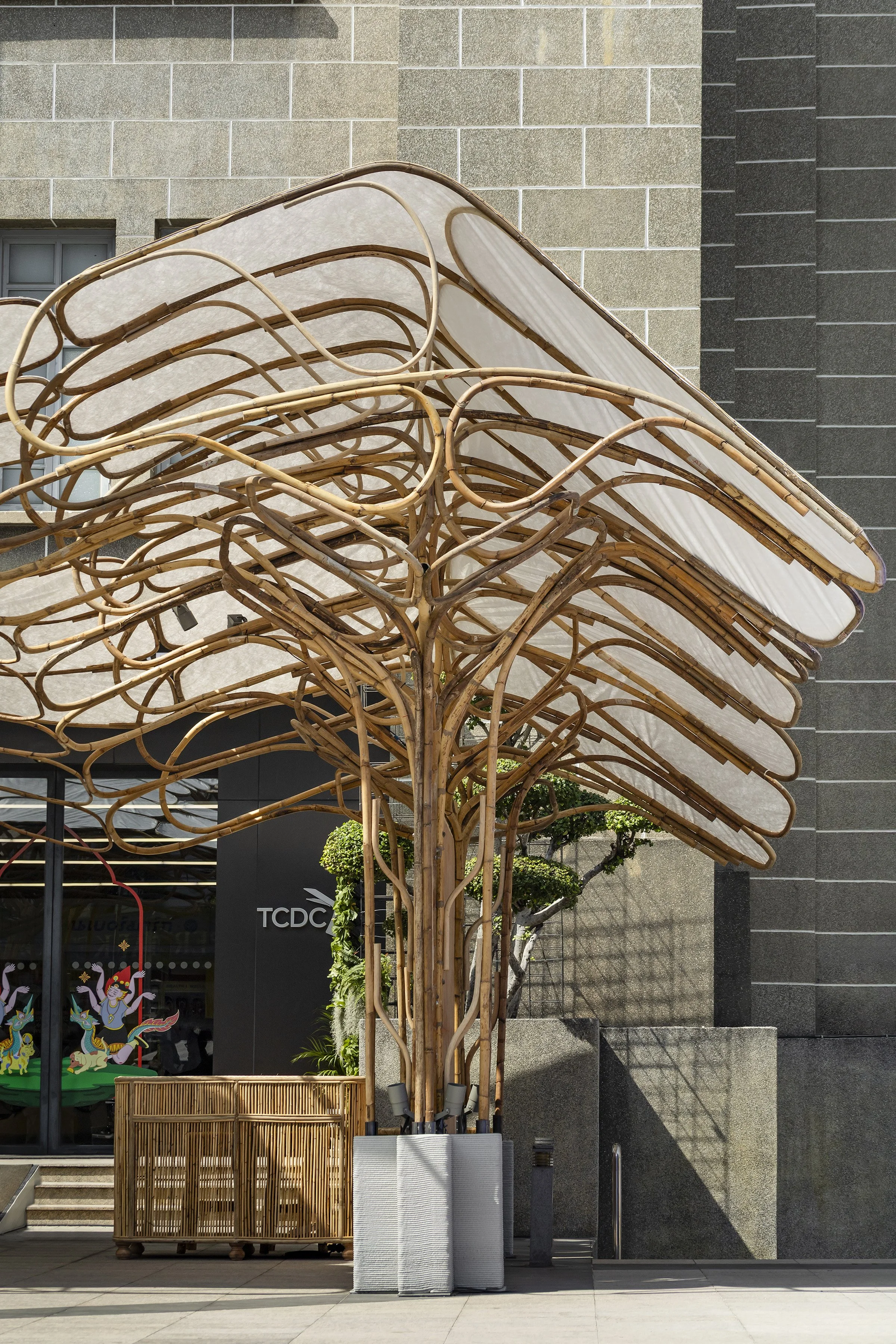 AugmentedCraft_Pavilion_03_©Sasiya_Booranamanus.JPG