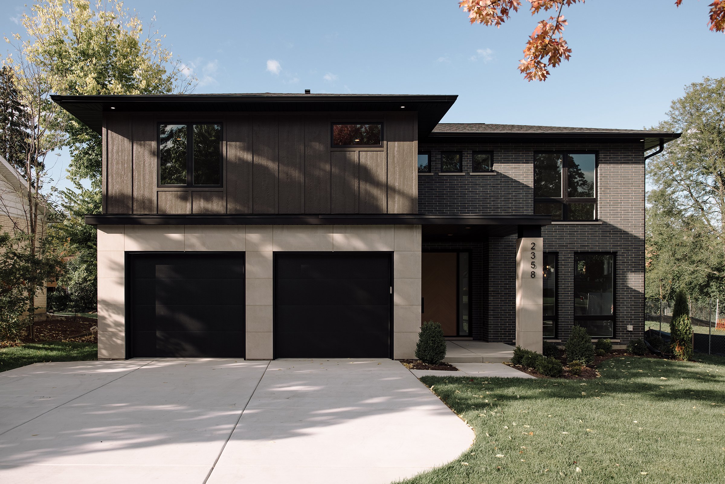 2358 Dewes, Glenview