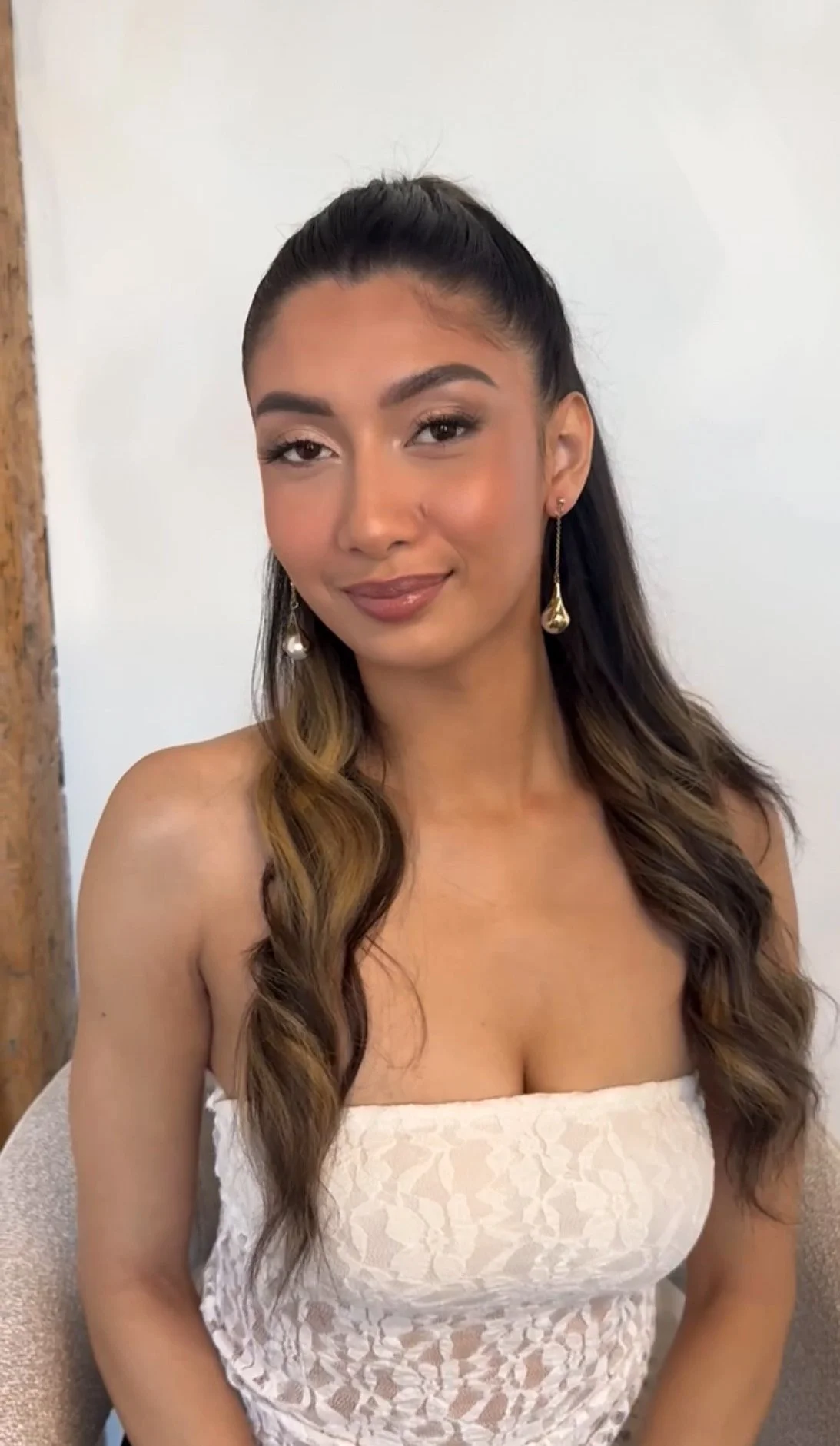 natural makeup on latina