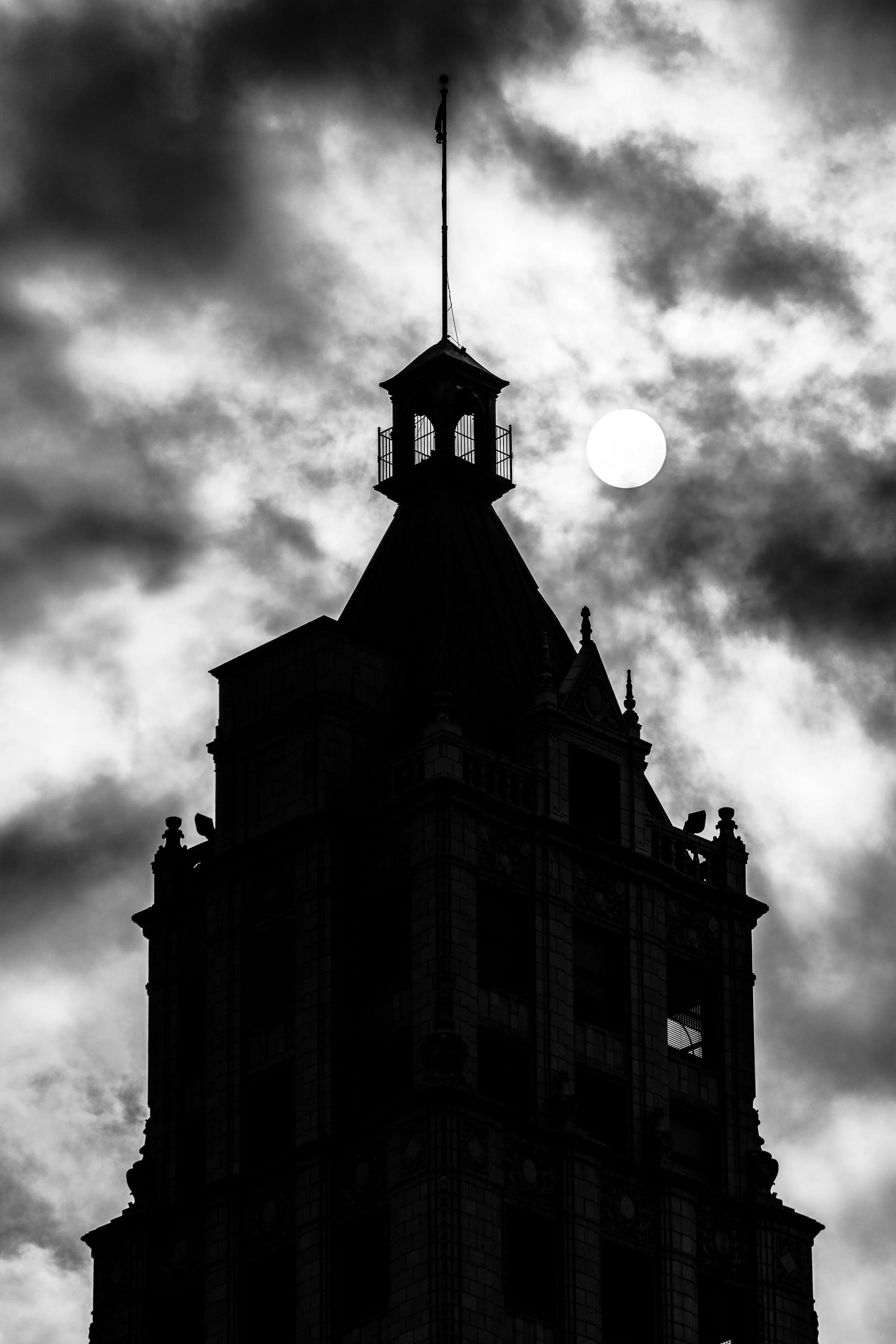Lincoln American Tower Silhouette