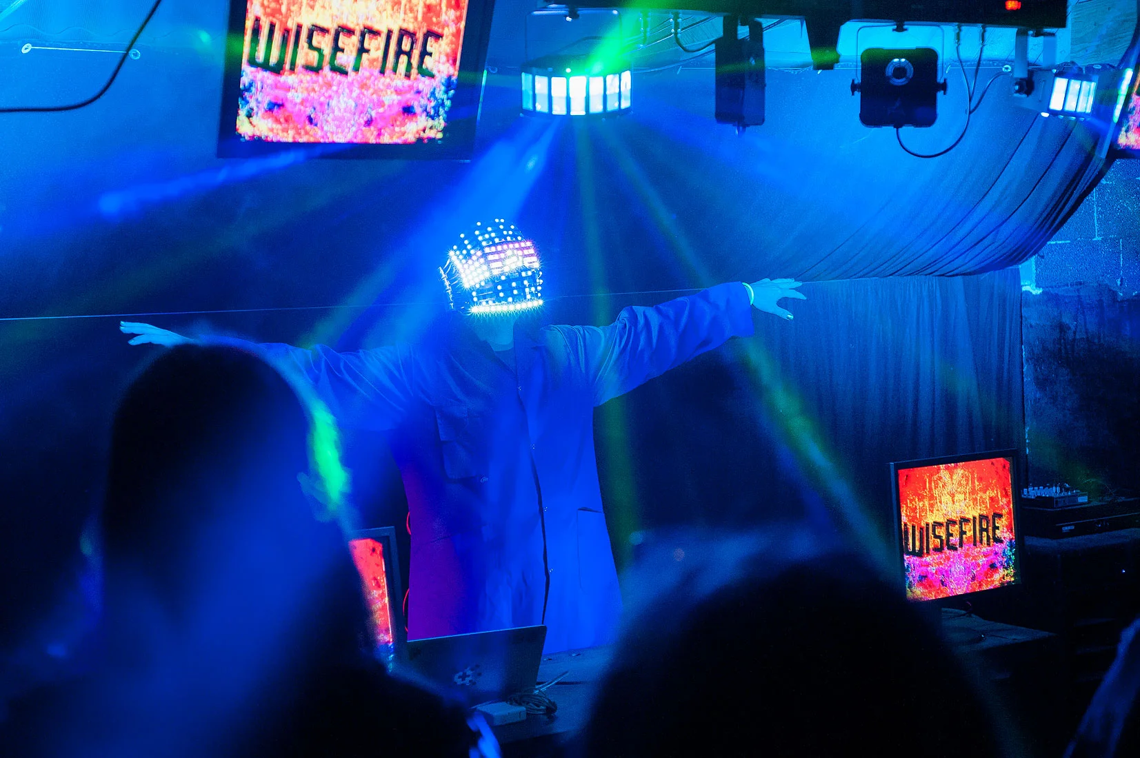 Wisefire with Visuals by Hoppie Buut Scotch