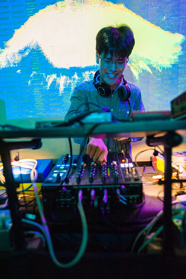 Kuromedaka with visuals by Datacats