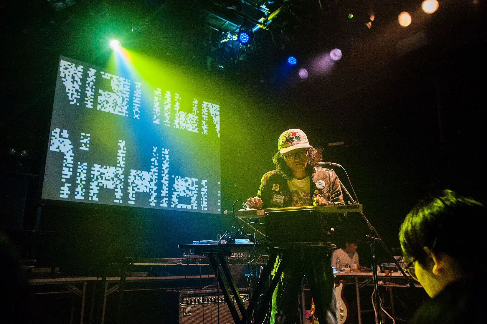 Nishioka Diddley with visuals by Bolcoantes ( TAKASAKI Yusuke + Hermippe )