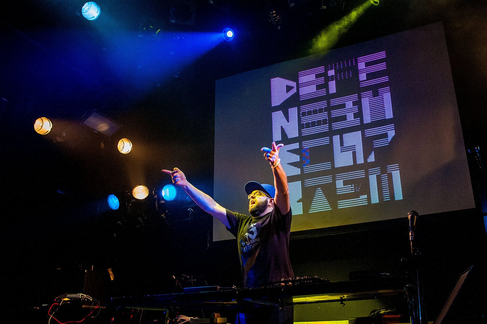 DEFENSE MECHANISM with visuals by Bolcoantes ( TAKASAKI Yusuke + Hermippe )