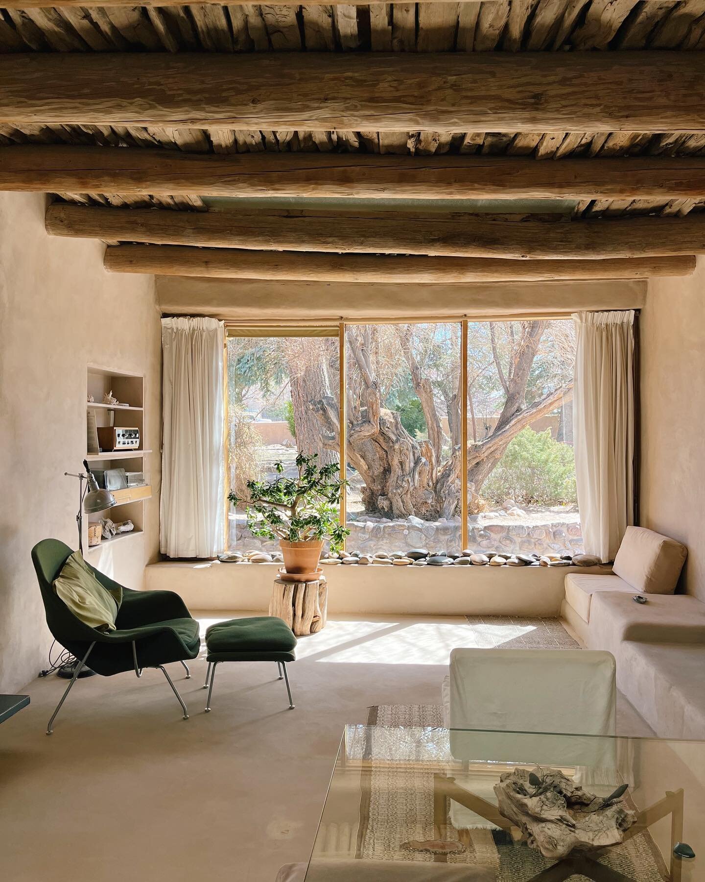 overwhelmed by the beauty of georgia o&rsquo;keeffe&rsquo;s home and studio in abiquiu, new mexico. o&rsquo;keeffe bought this high desert retreat for $500 in 1945 when it was in ruins and restored it to the quiet sanctuary it is today. peep the blen