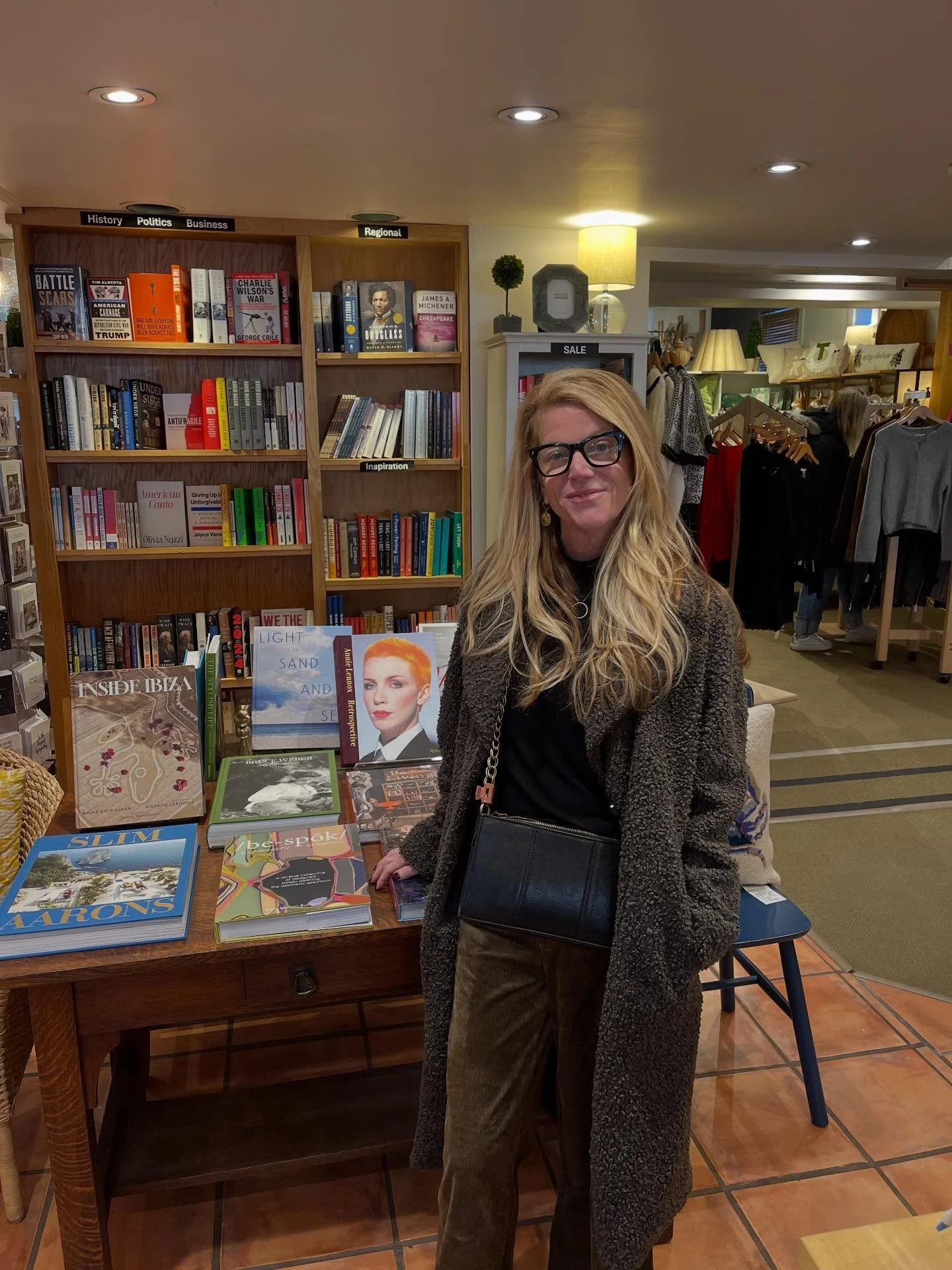 Weekend trip to the lovely St. Michael&rsquo;s, Maryland and look what we came across at the equally as lovely book store @chesapeaketradingco &mdash; we are on the same display table as @officialannielennox !!!!! 😲😲 &mdash; my high school self wou