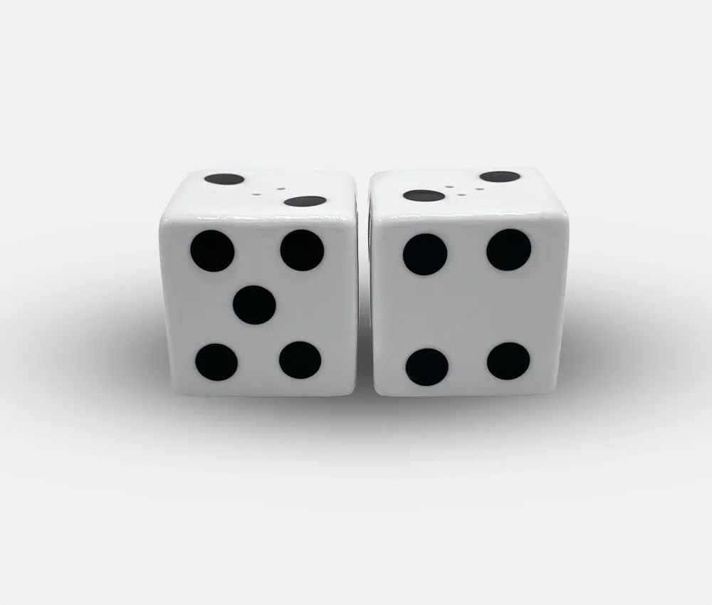 dice_salt_pepper_shaker_.jpg