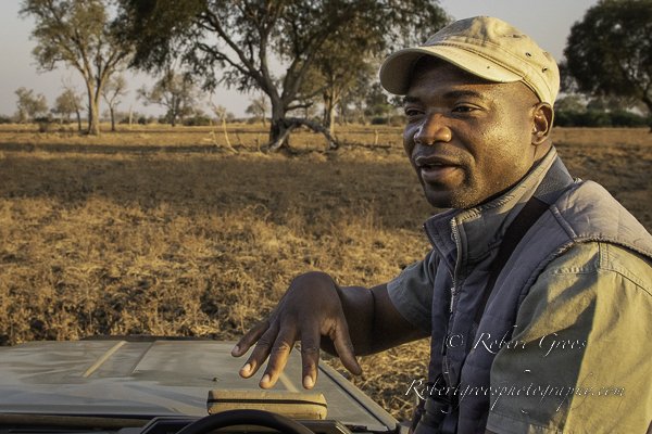 Mukupa, Lion Camp safari guide
