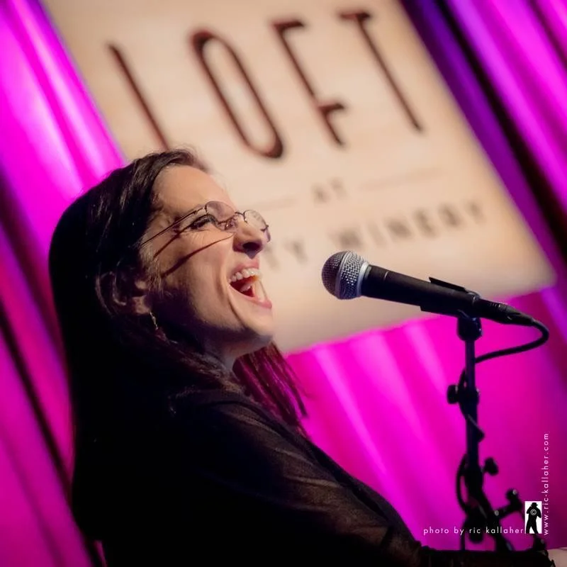 WOA Artist Elise Morris hits the Billboard Charts 