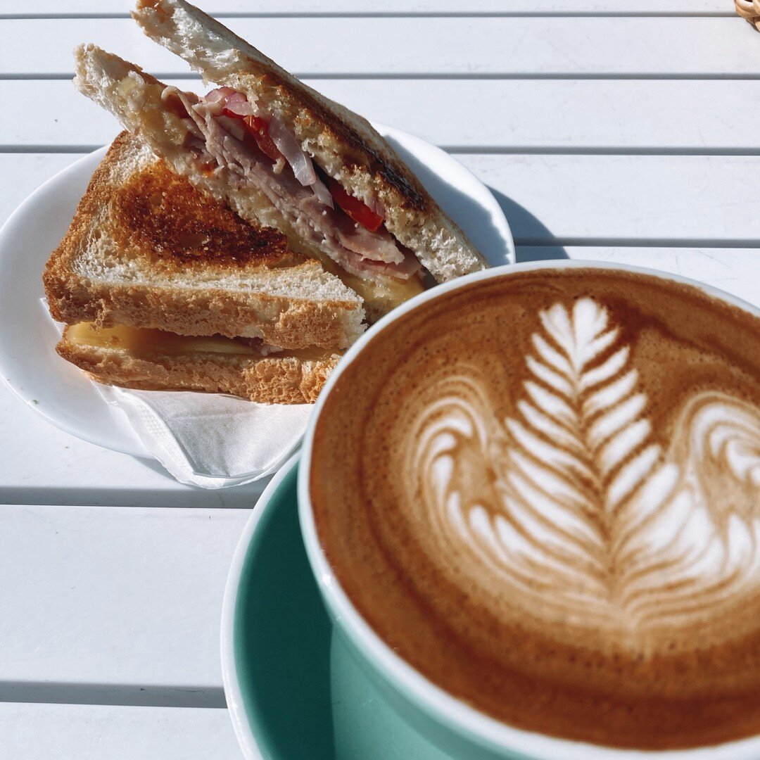 Sit in peace with your mid day coffee and toastie sammie! 

What better way to spend your Friday lunch break?
