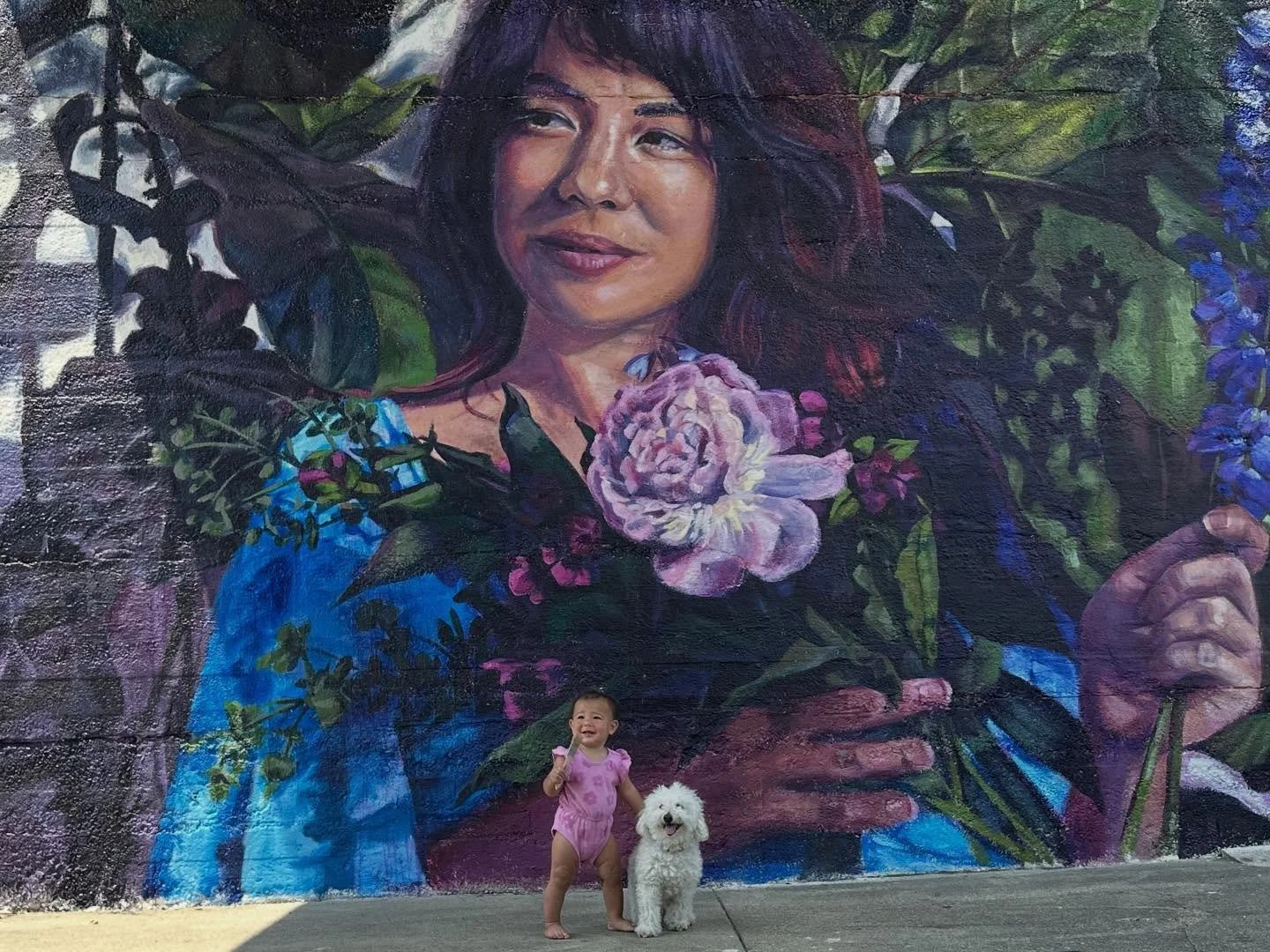 Charlie, Elsy, Old friends, New friends and best of friends. @mural.mania. 🥹🥰🙏🏻

Excited to see ya all so soon!