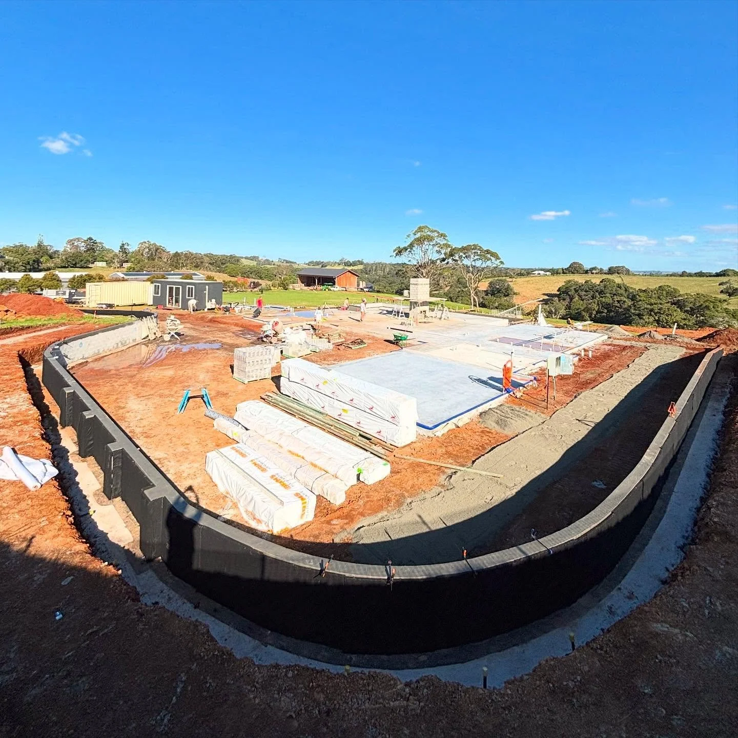 Pre-wrapped drainage cell protection installed for @jasantbuilding. Geo fab, Ag line & drainage gravel to come next! This drainage cell protection system is the ultimate defense when dealing with retaining walls, rooftop ballast systems & pla
