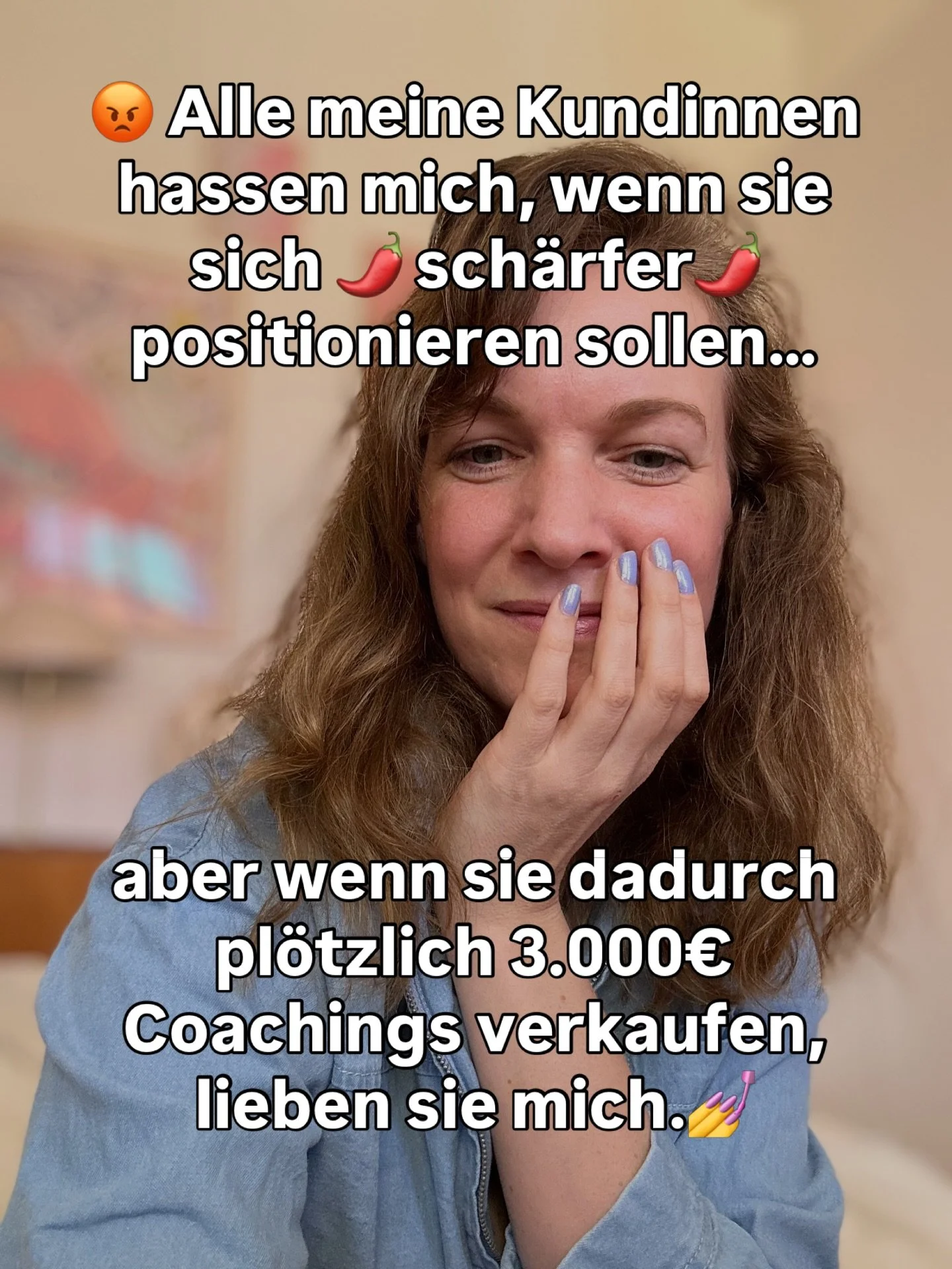 Ja, es ist etwas Arbeit.
Ja, es kann kurz zwicken.
Und ja, wahrscheinlich musst du auch deine innere Business Pleaserin ausknipsen.

Aber ich sag dir: es lohnt sich sowas von. 🔥

Je spitzer, sch&auml;rfer und klarer du dich positionierst, desto mehr