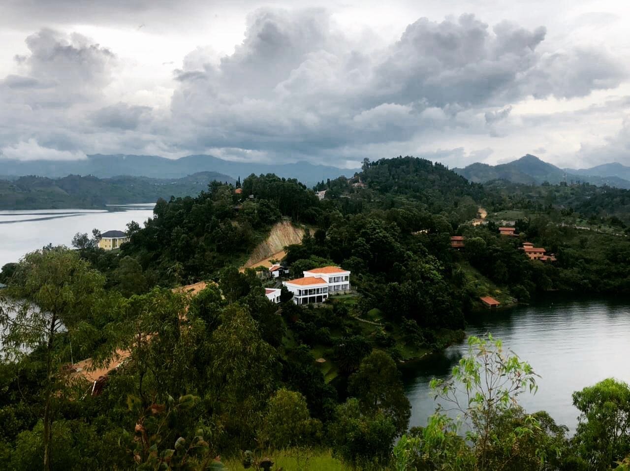 Sweet Sweet Karongi 

🪔☁️🍃

#views #peak #instagood #instamood #calm #relax #whitehouse #lake #travelgram #traveltheworld #voyage #luxury #woods #getaway #water #naturephotography #Rwanda