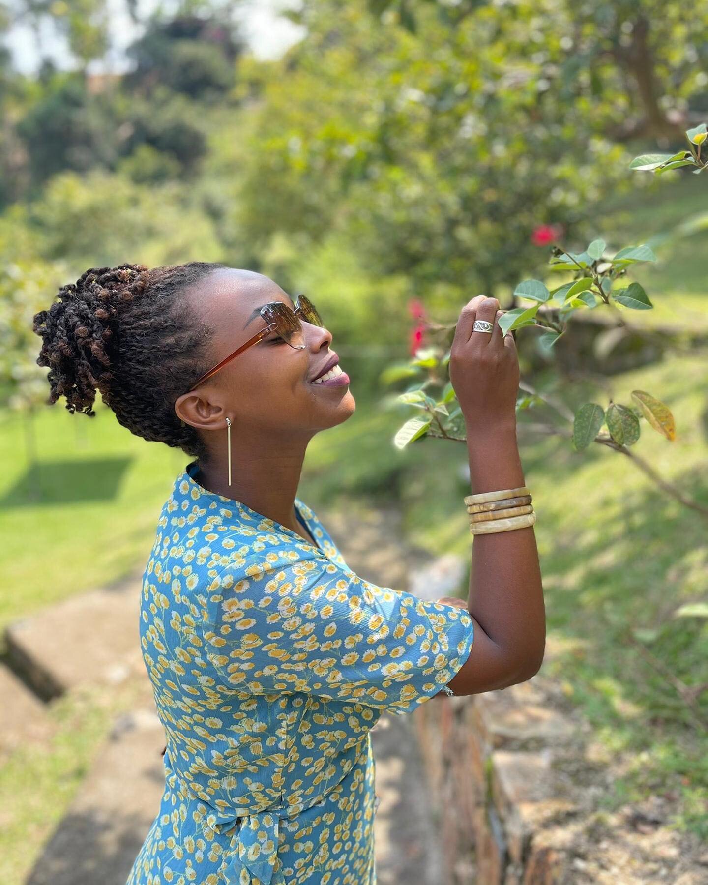 The only break you&rsquo;ll regret is the one you don&rsquo;t take.

🌻🦋🌤

#summer #summervibes #flower #earth #holiday #beauty #african #Rwanda #Garden #Green #instagood #instadaily #latergram #Lake #travelingram #Africa #naturalhair #smile #Happy
