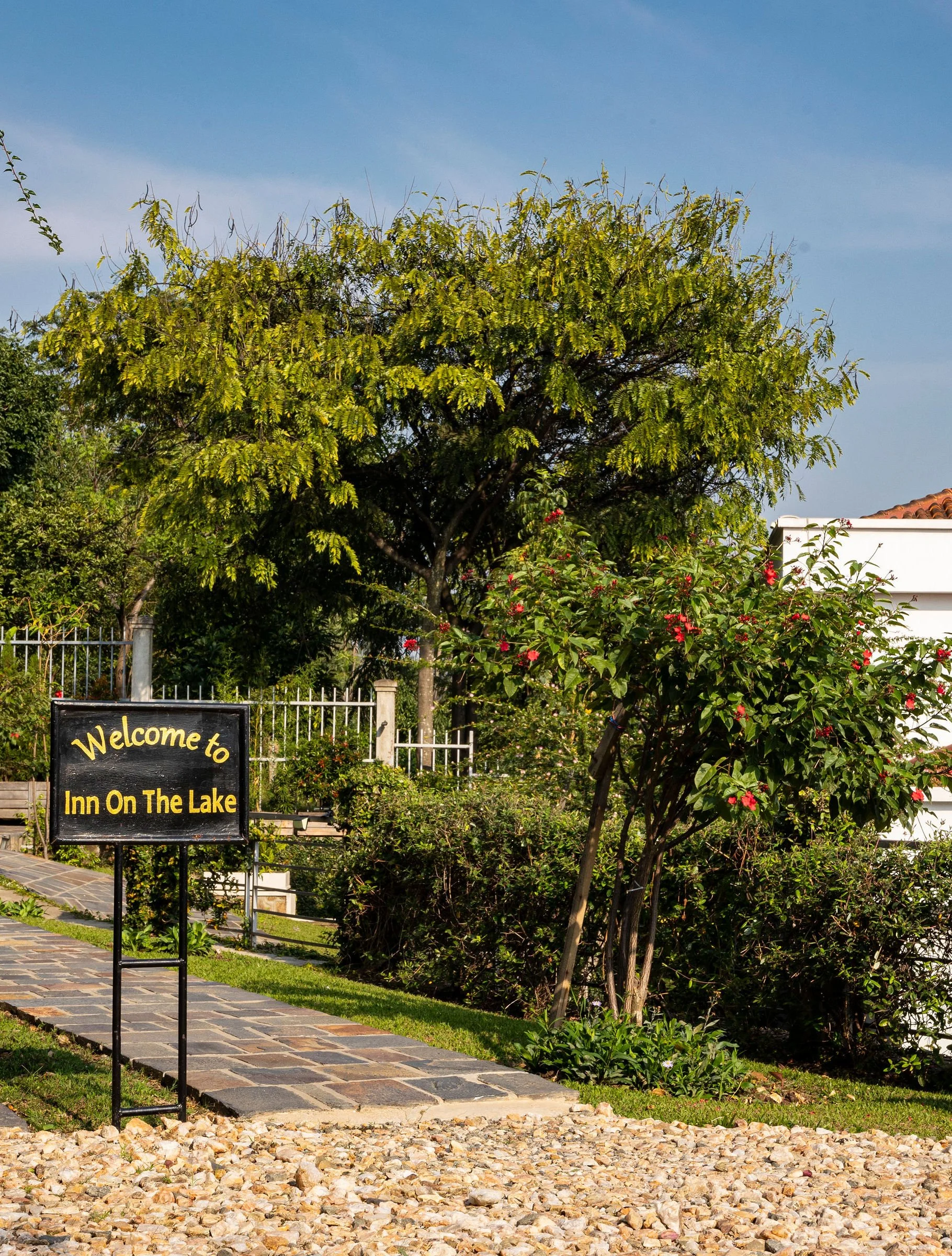 inn-on-the-lake-welcome-sign.JPG