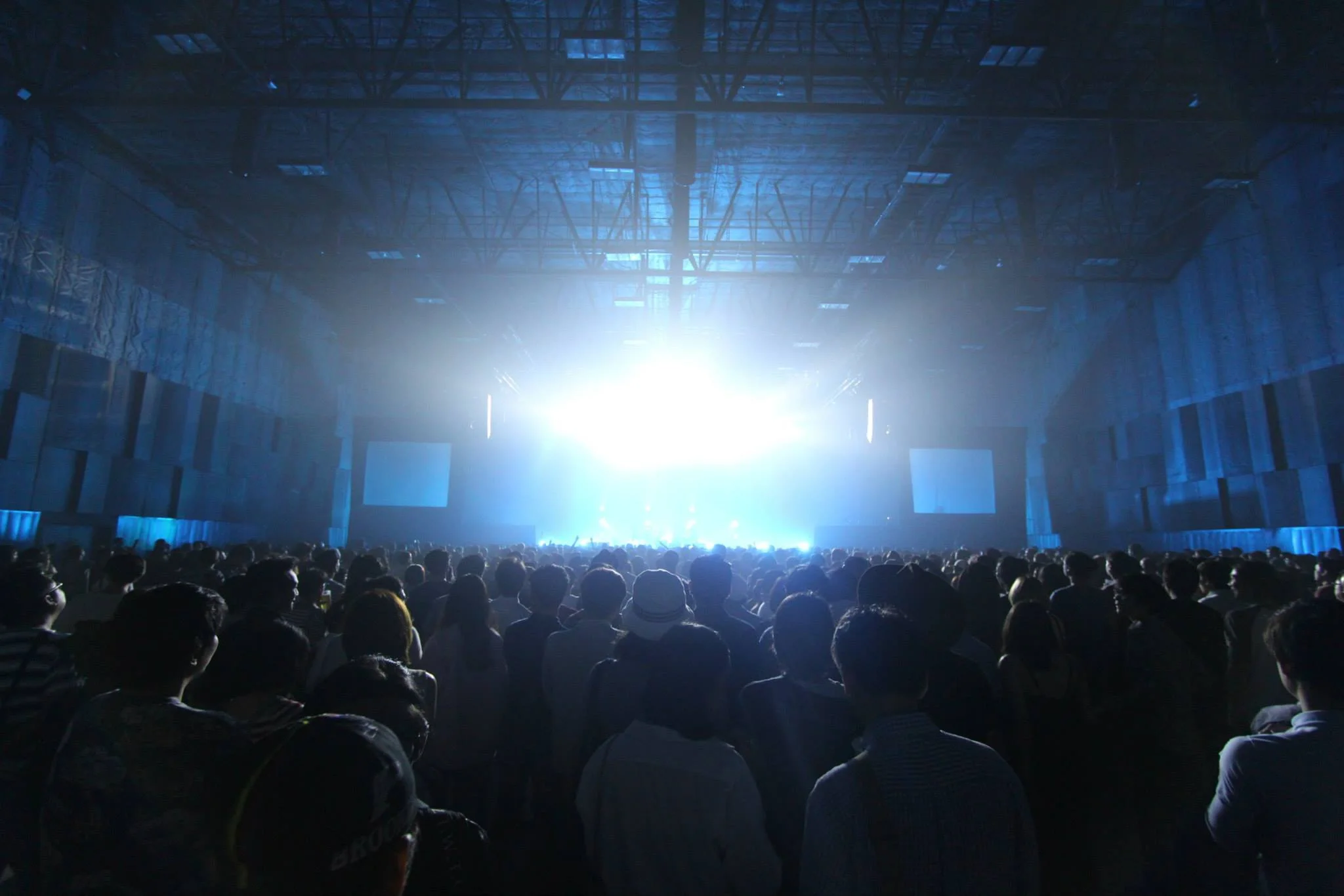travelledcrowd.jpg